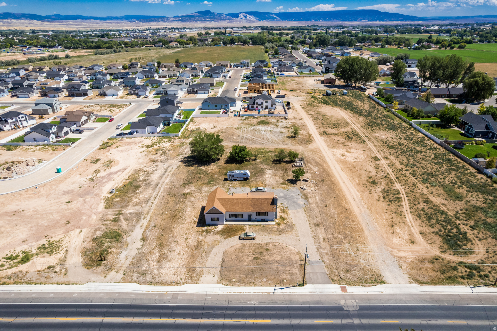 main property photo 10