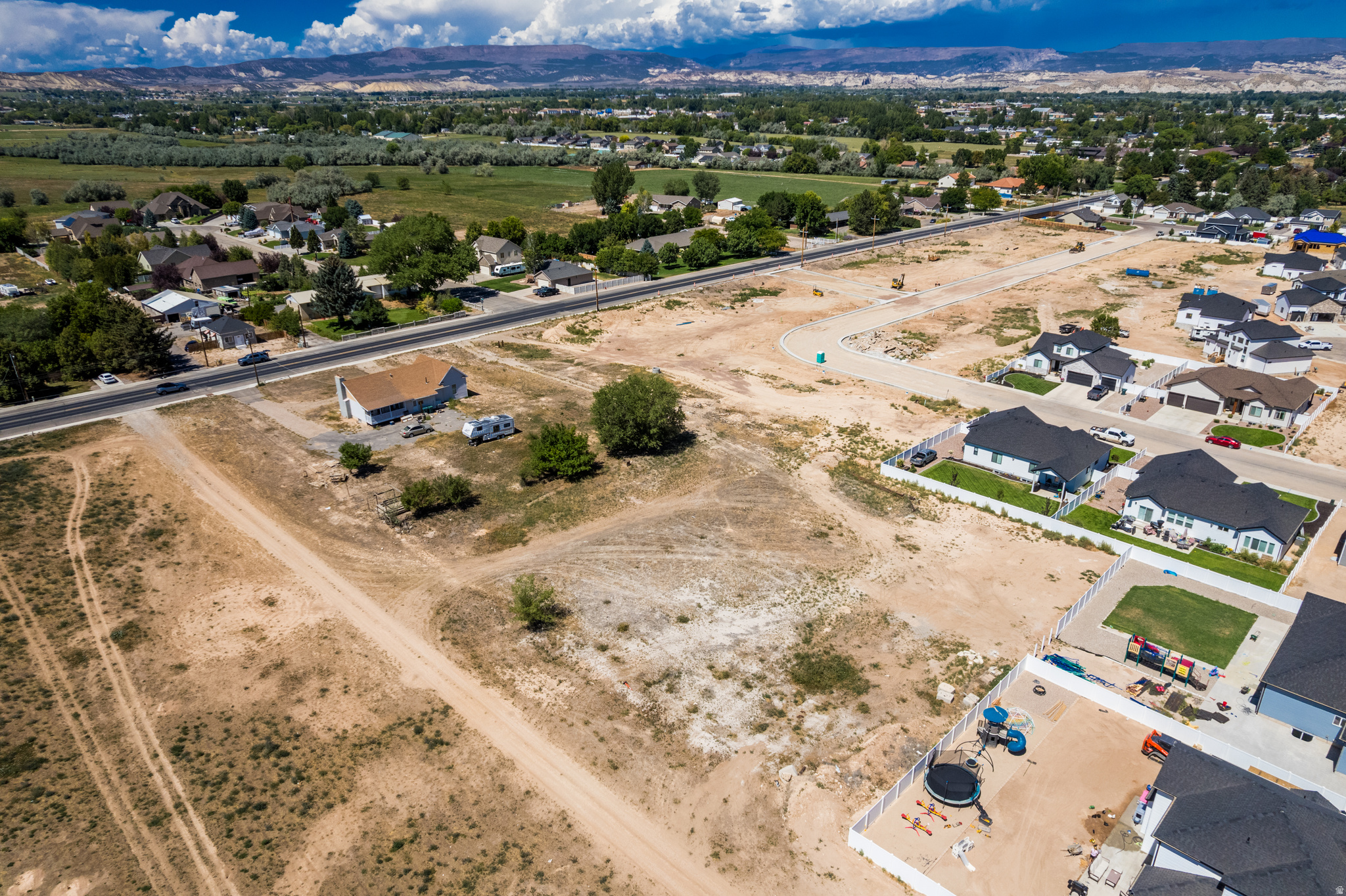 main property photo 13