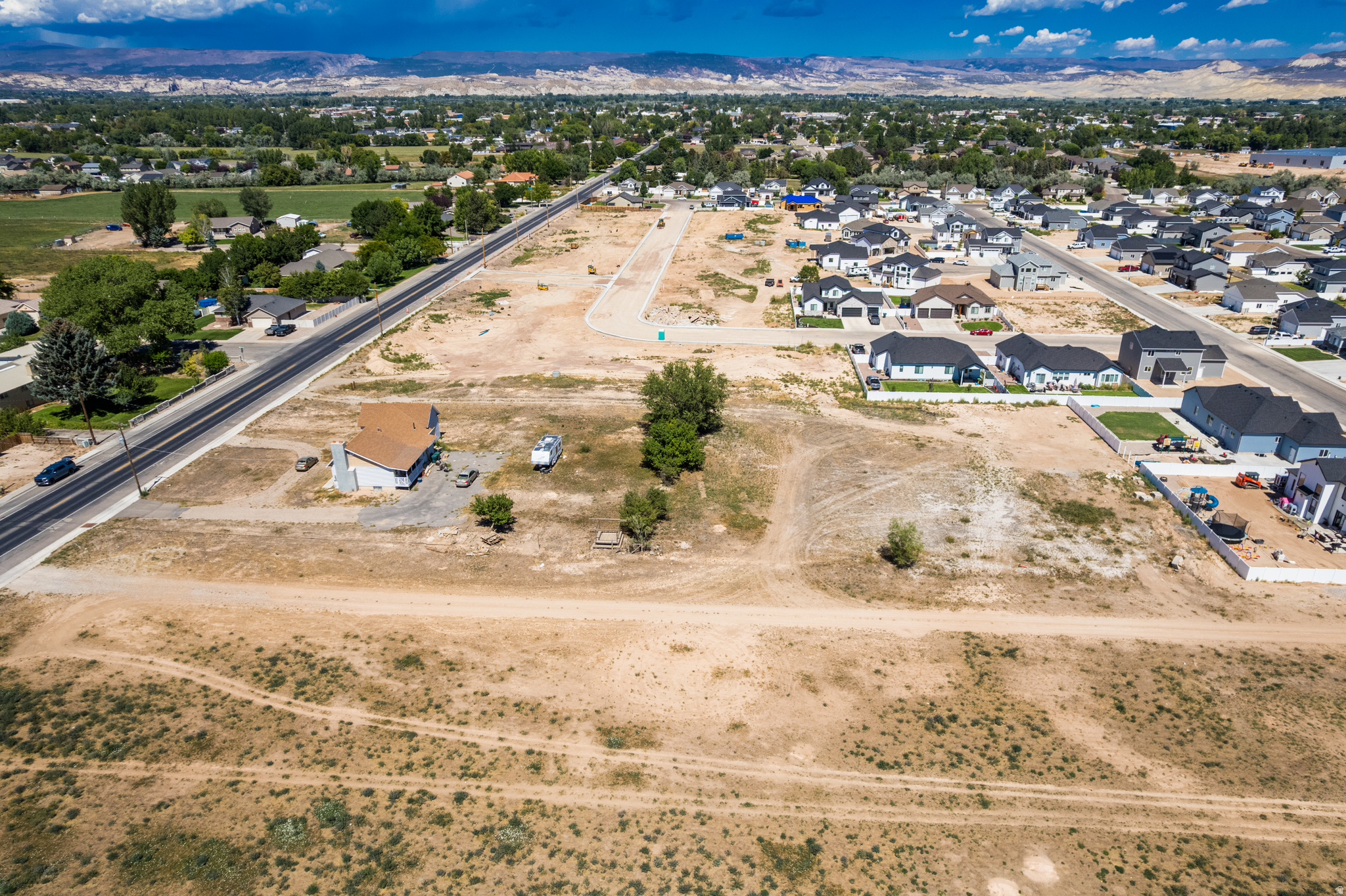 main property photo 14