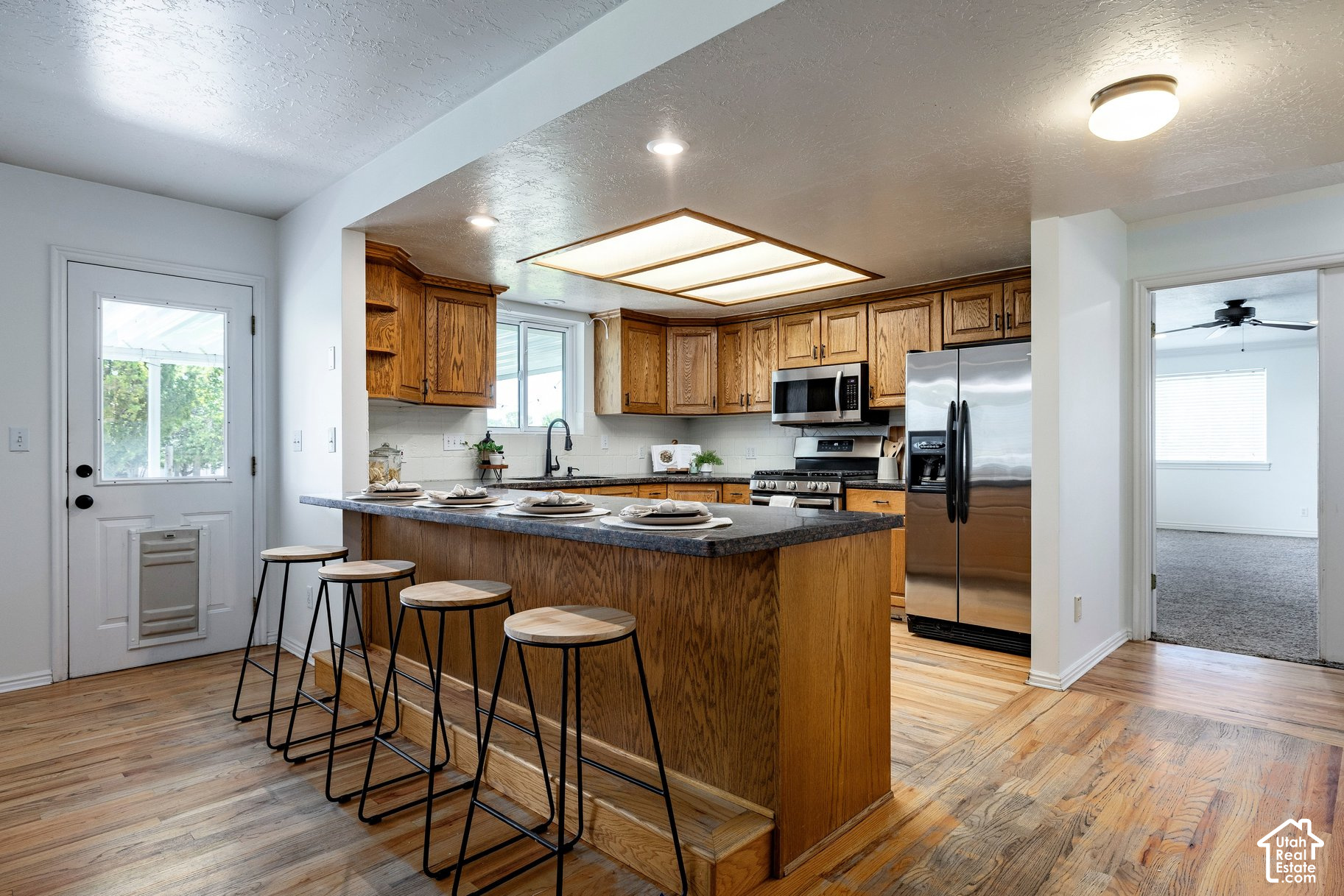 main property photo 13