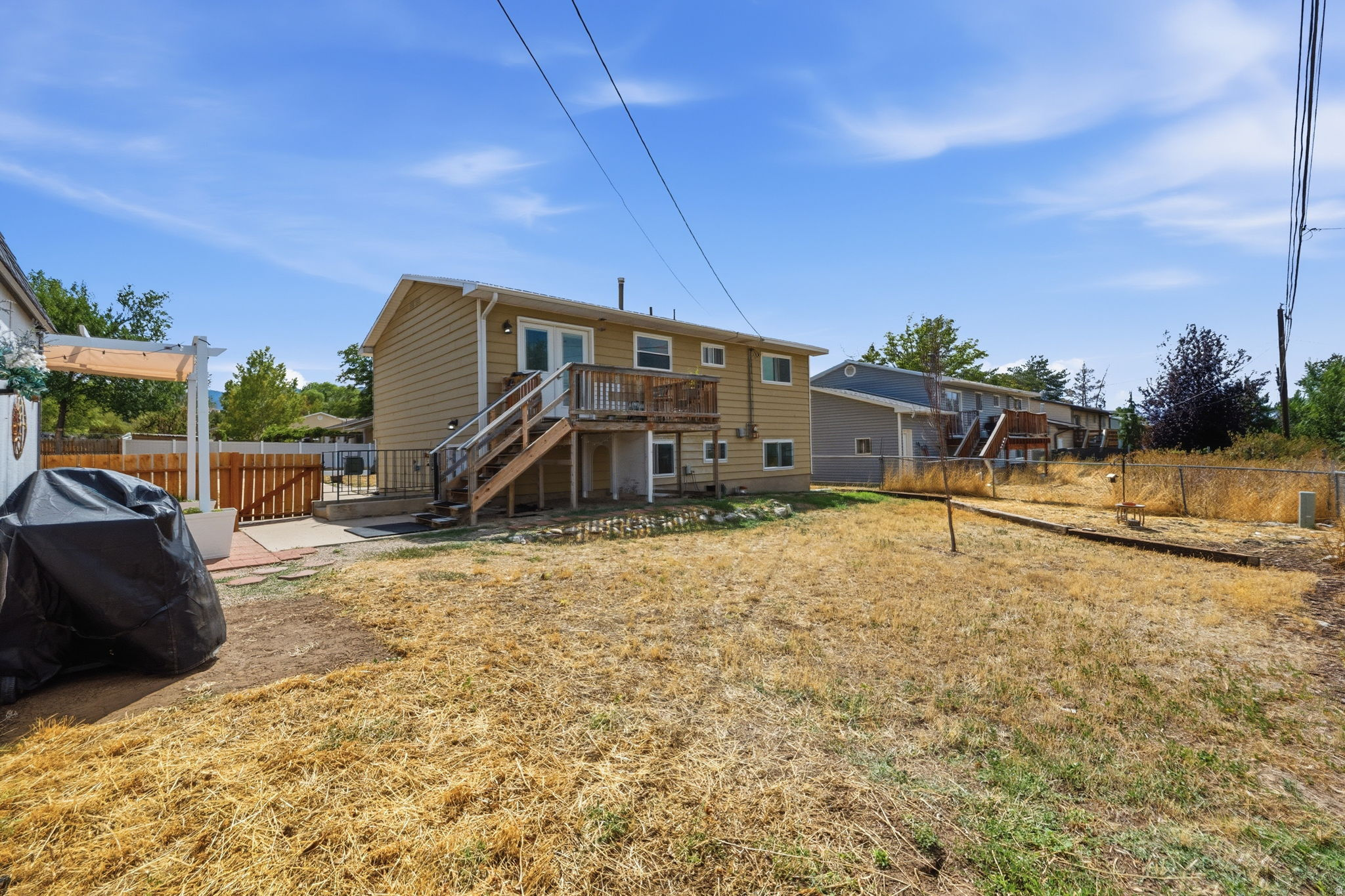 main property photo 23