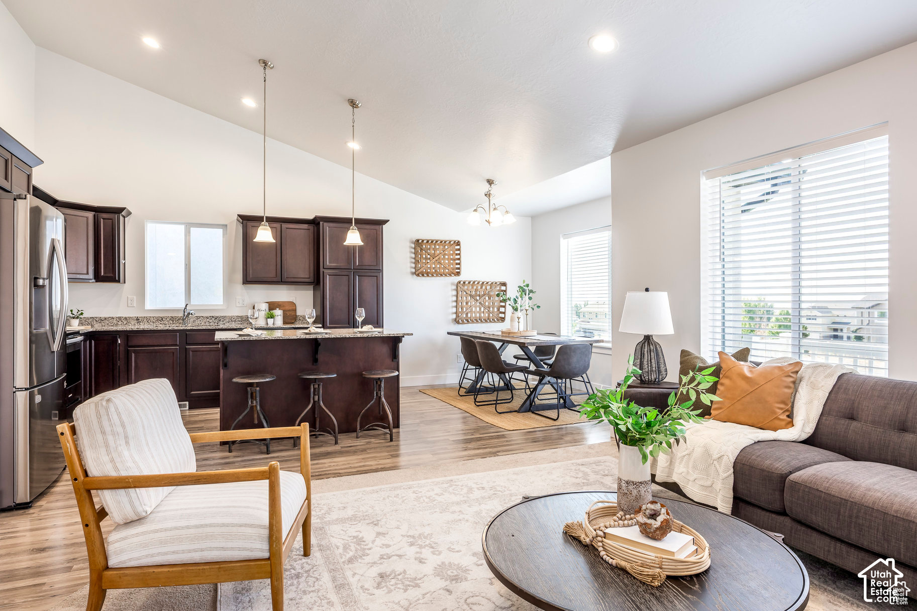 property viewer photo 16