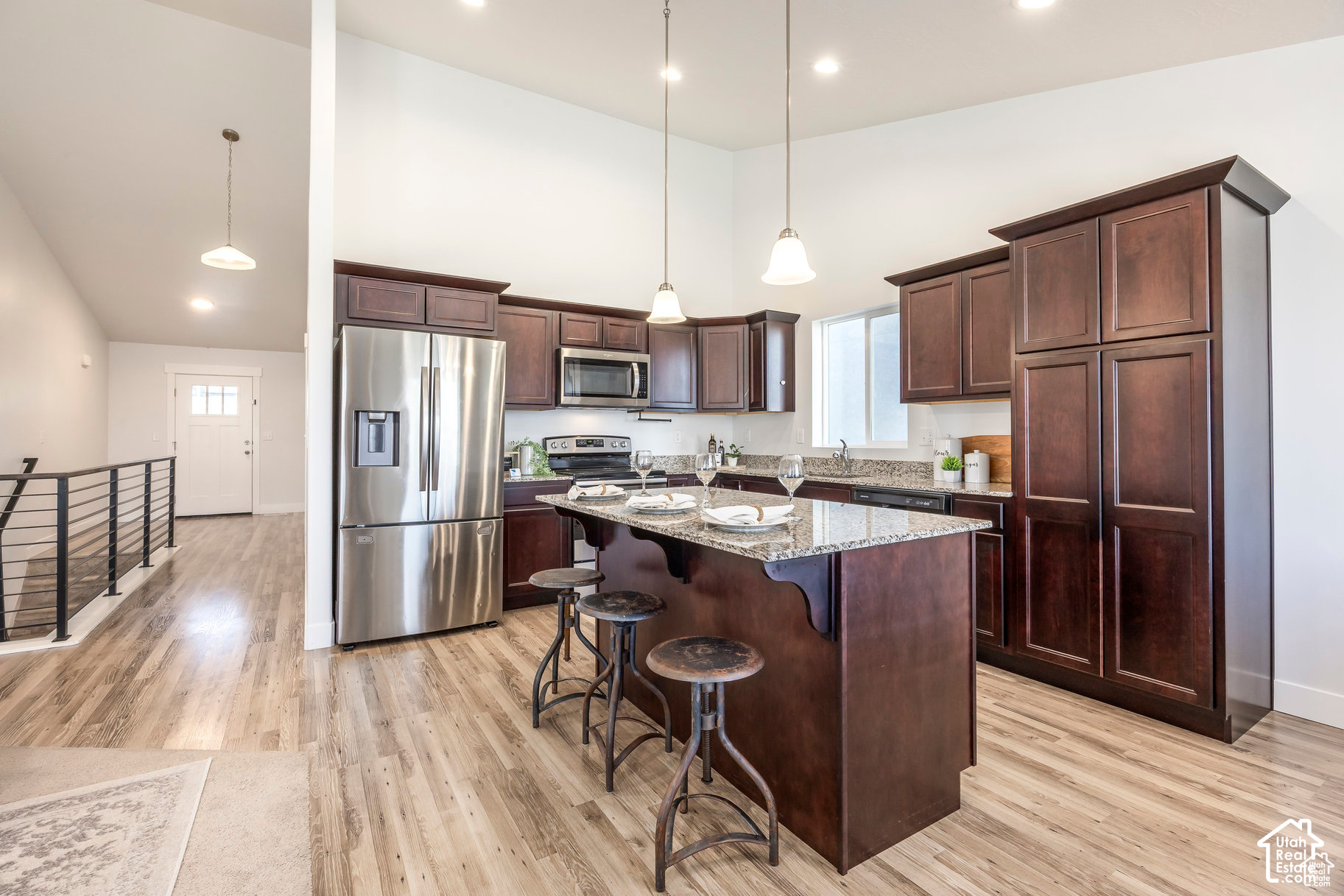property viewer photo 18