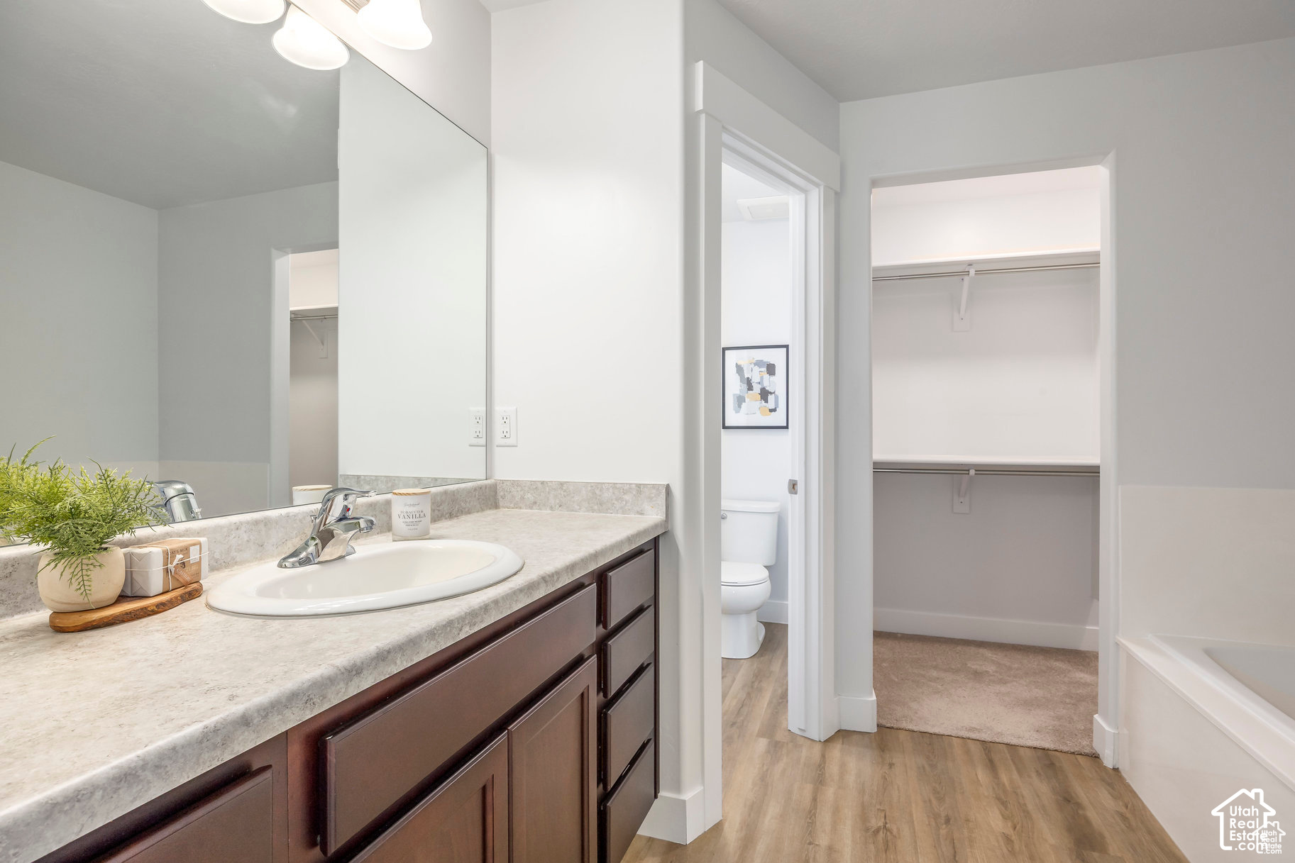 property viewer photo 2