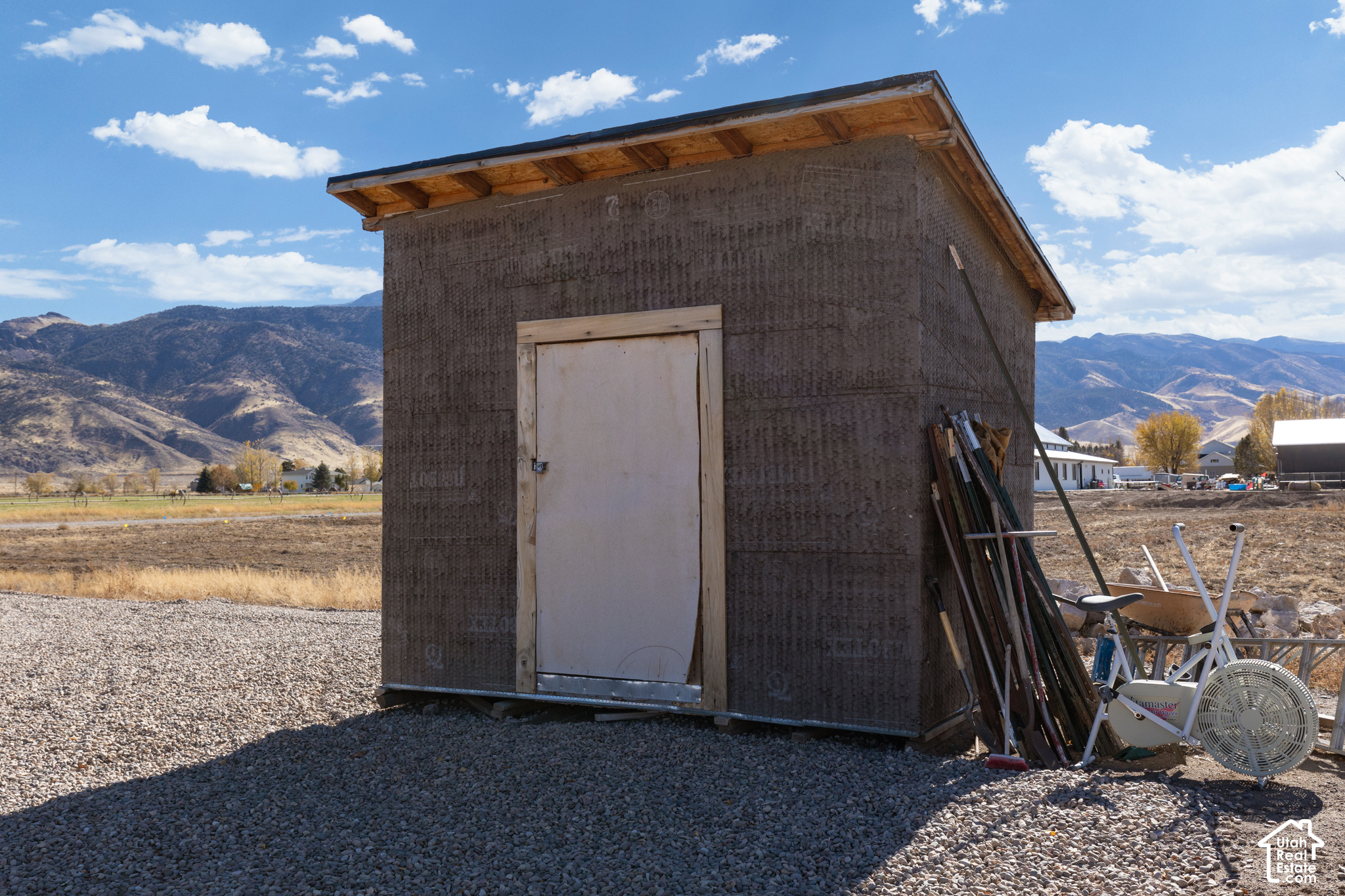 main property photo 37