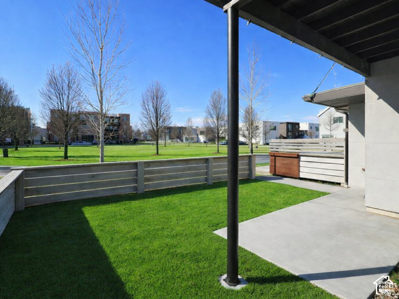 main property photo 16