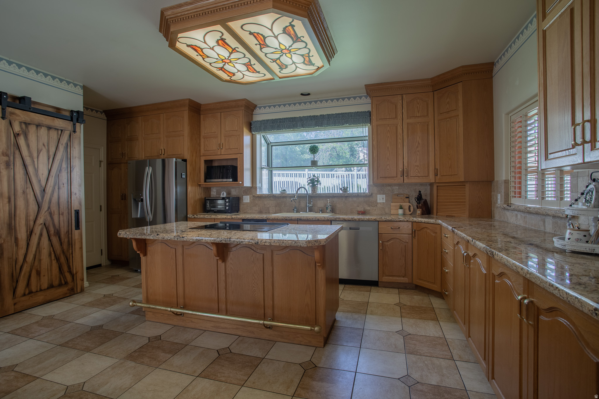 main property photo 6