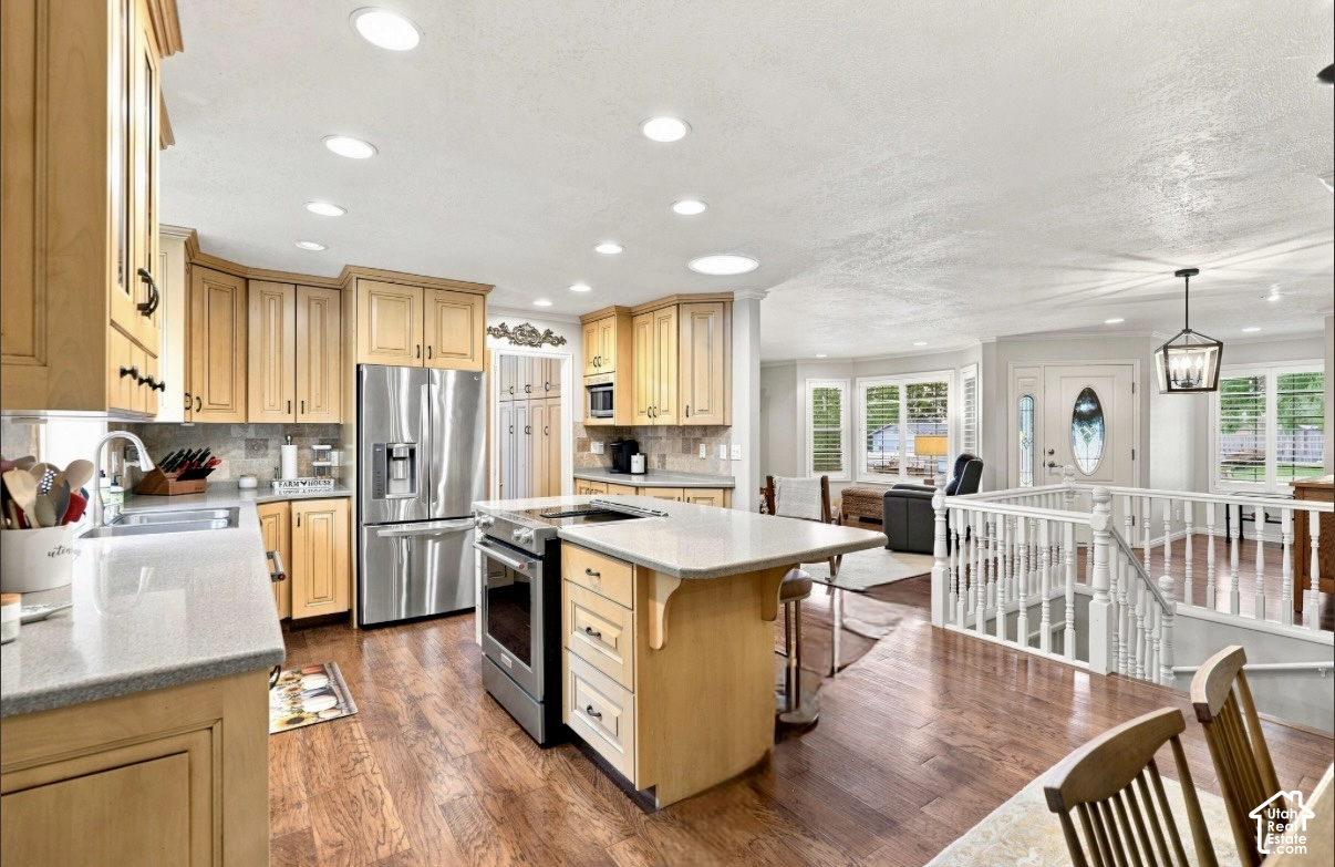 main property photo 8