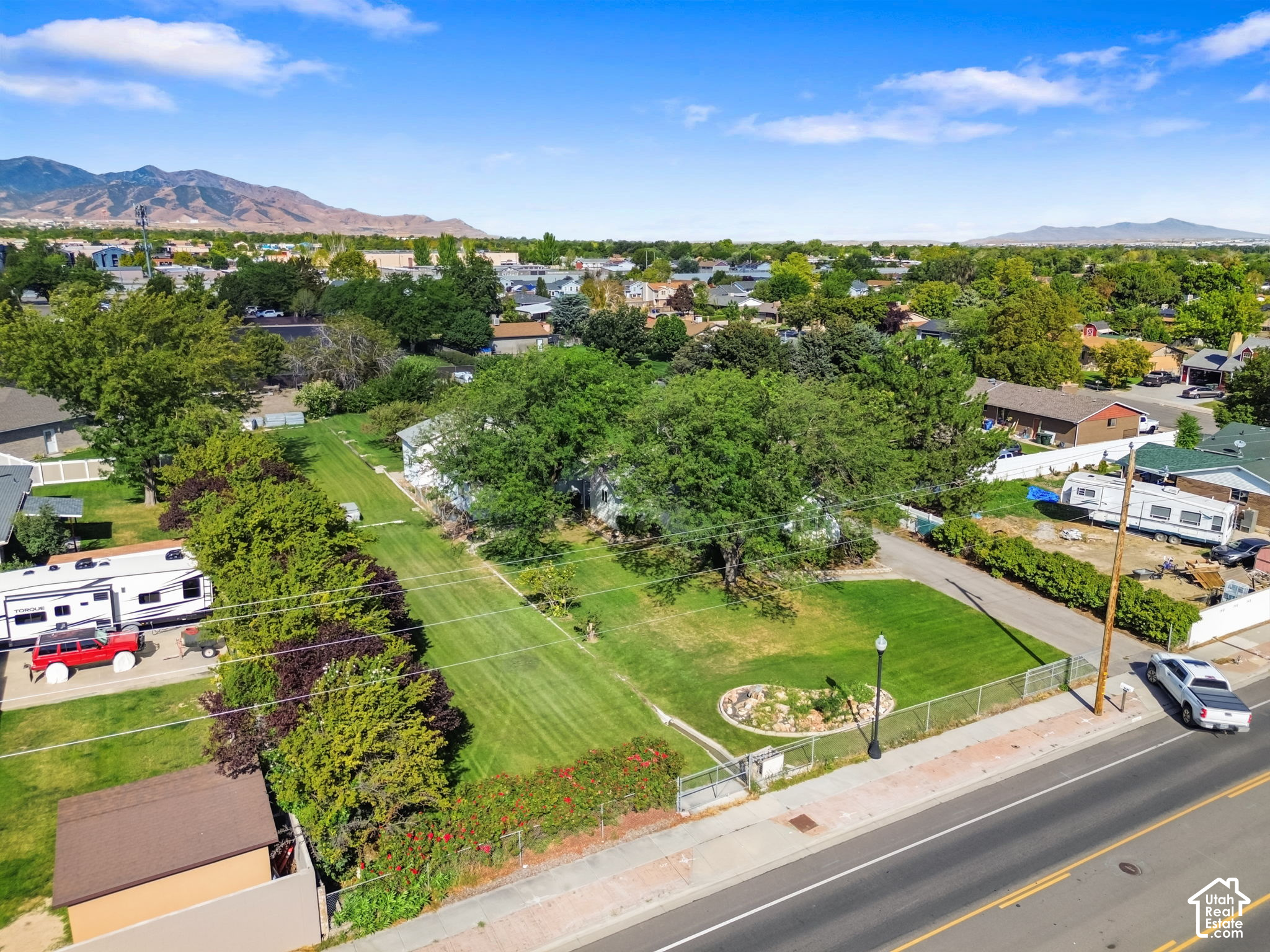 main property photo 28