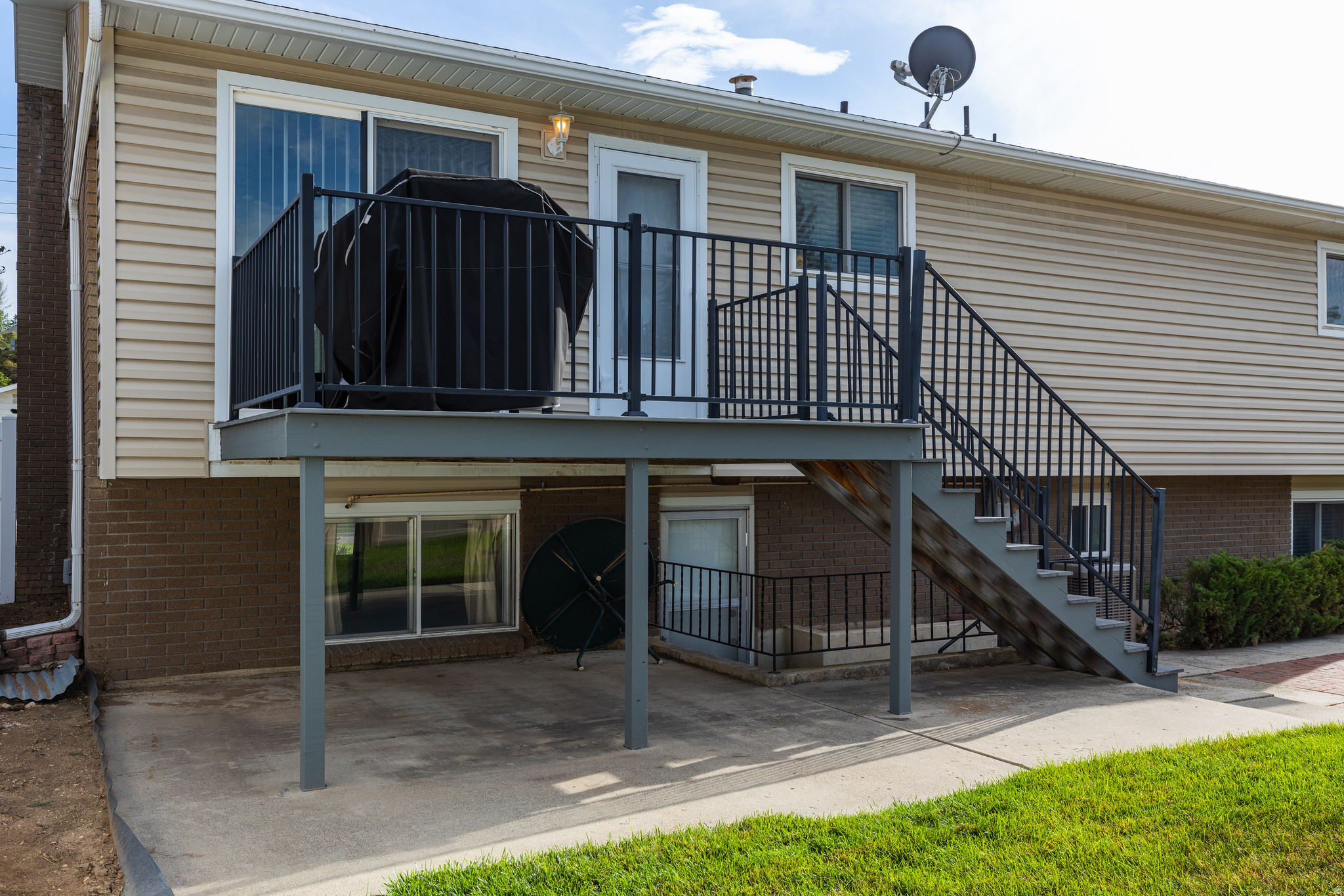 main property photo 34