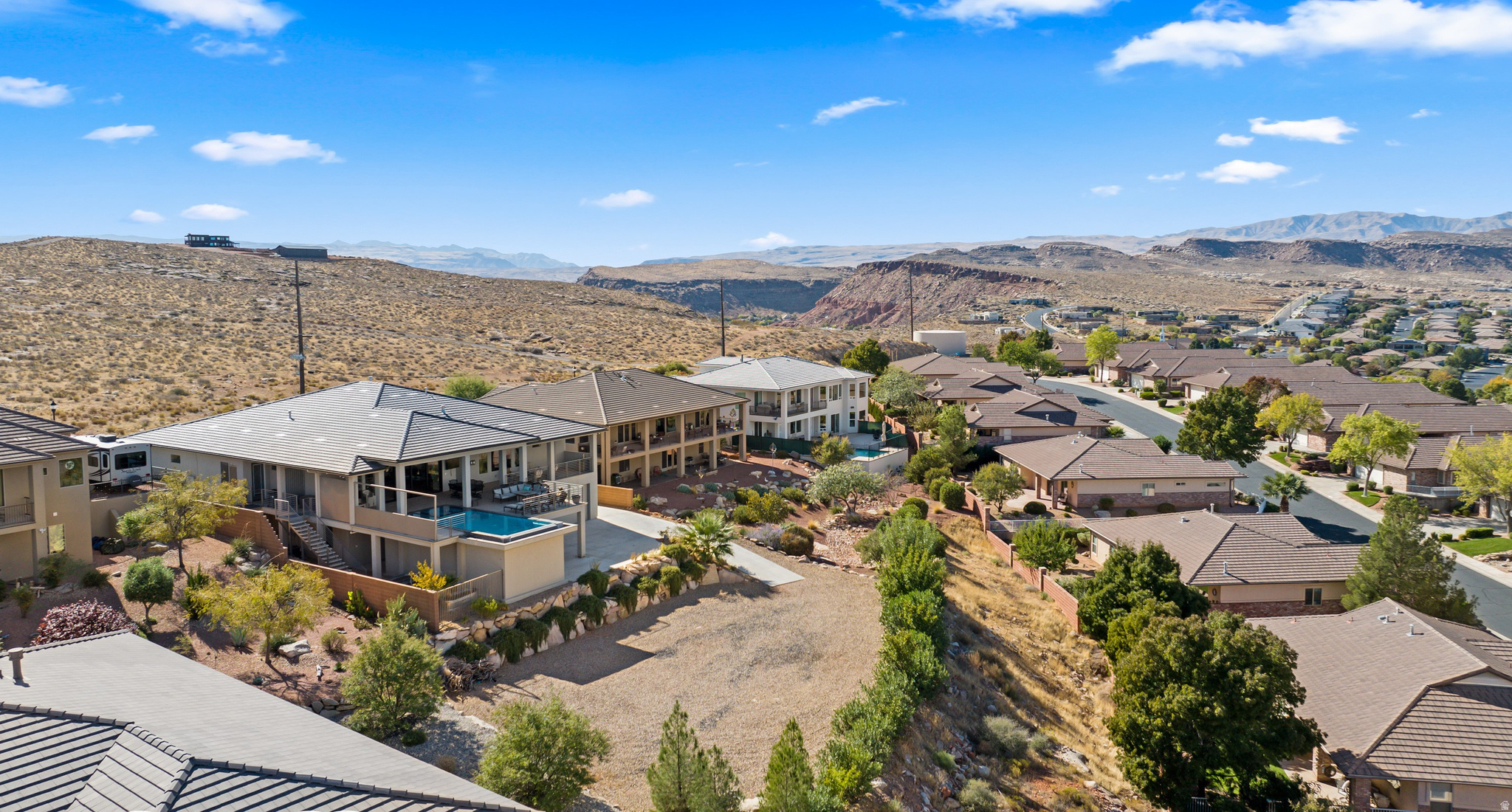 main property photo 78