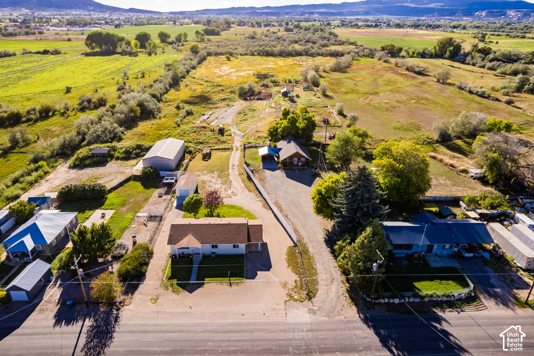 main property photo 23