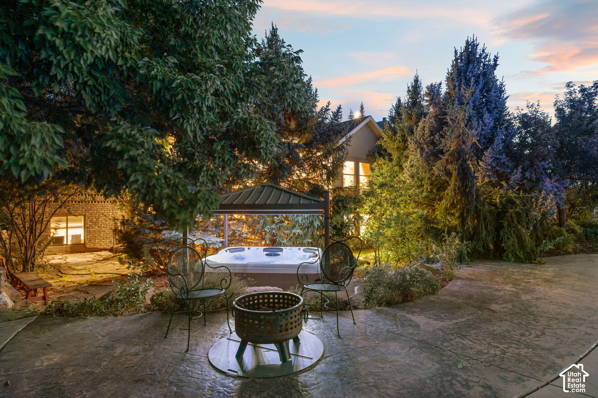 main property photo 8