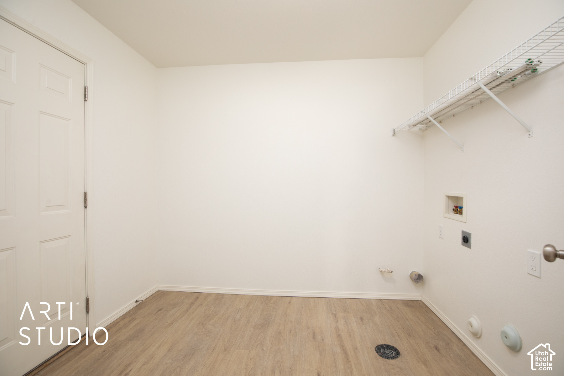 main property photo 16