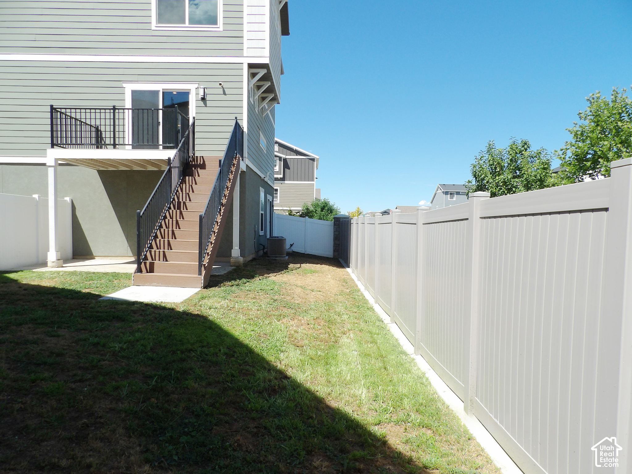 main property photo 39