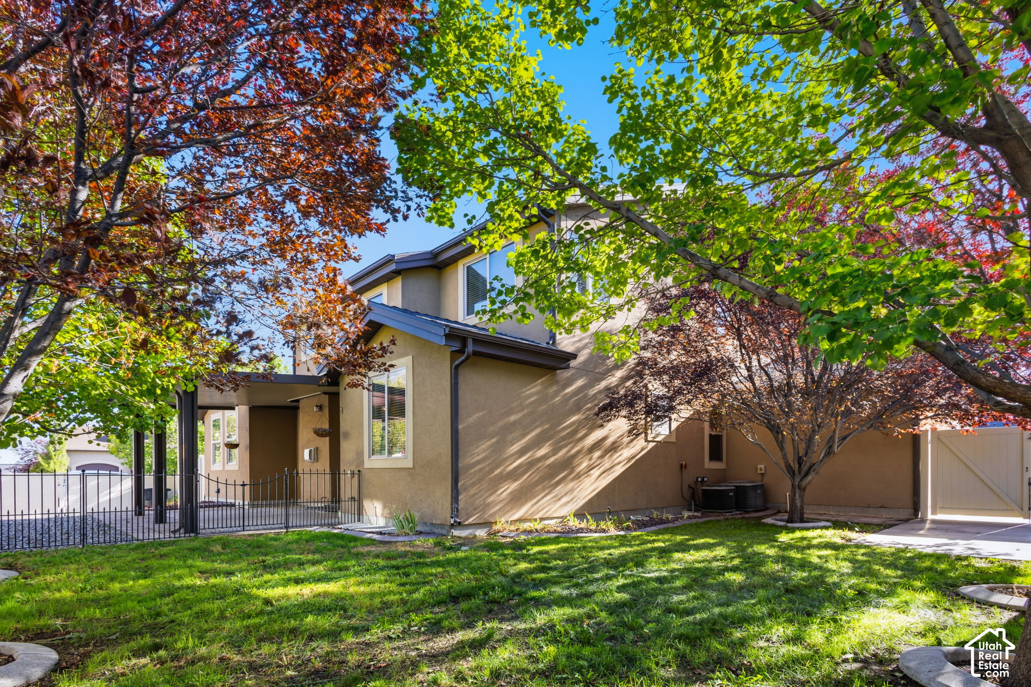 main property photo 30
