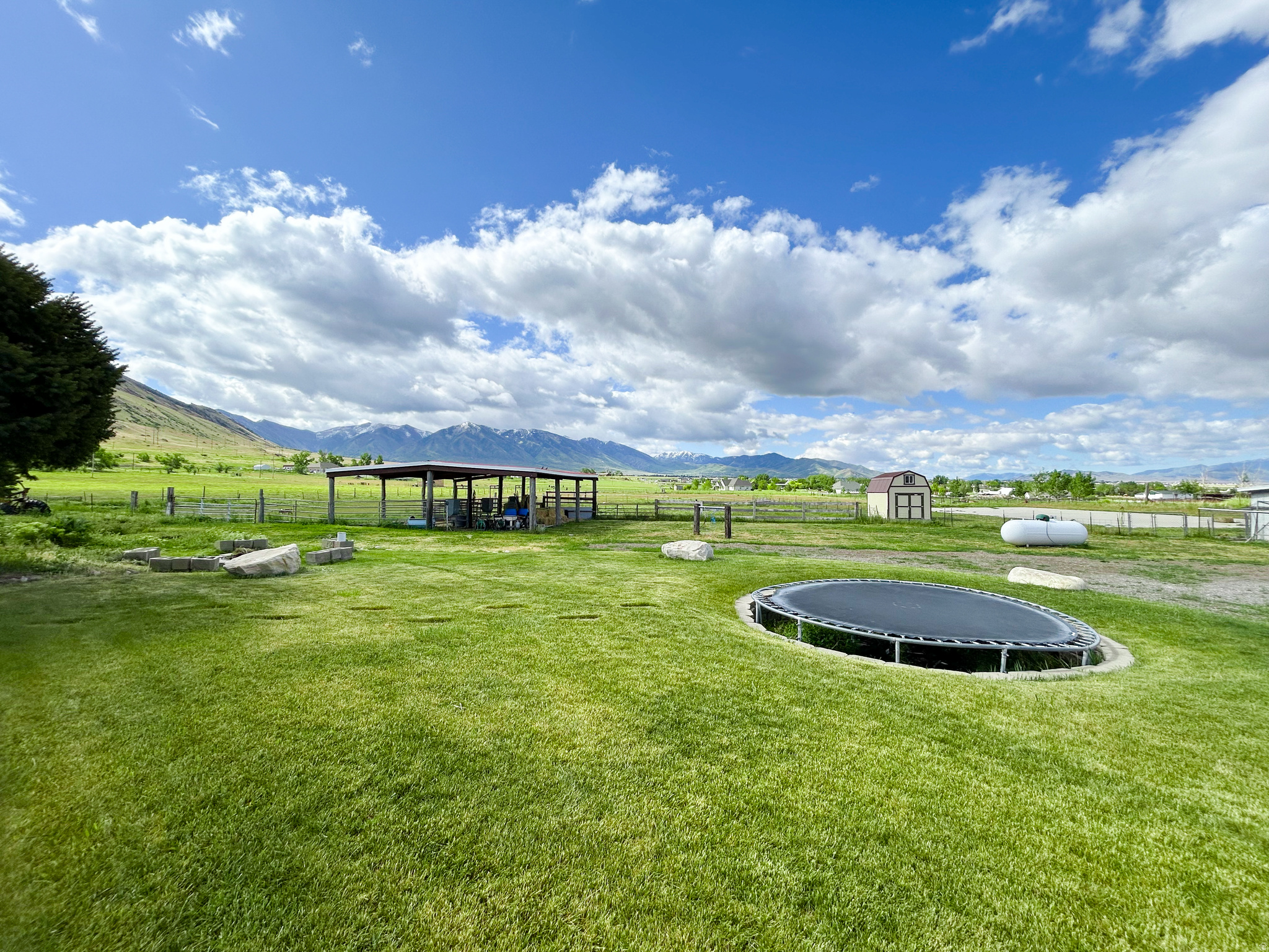 main property photo 31