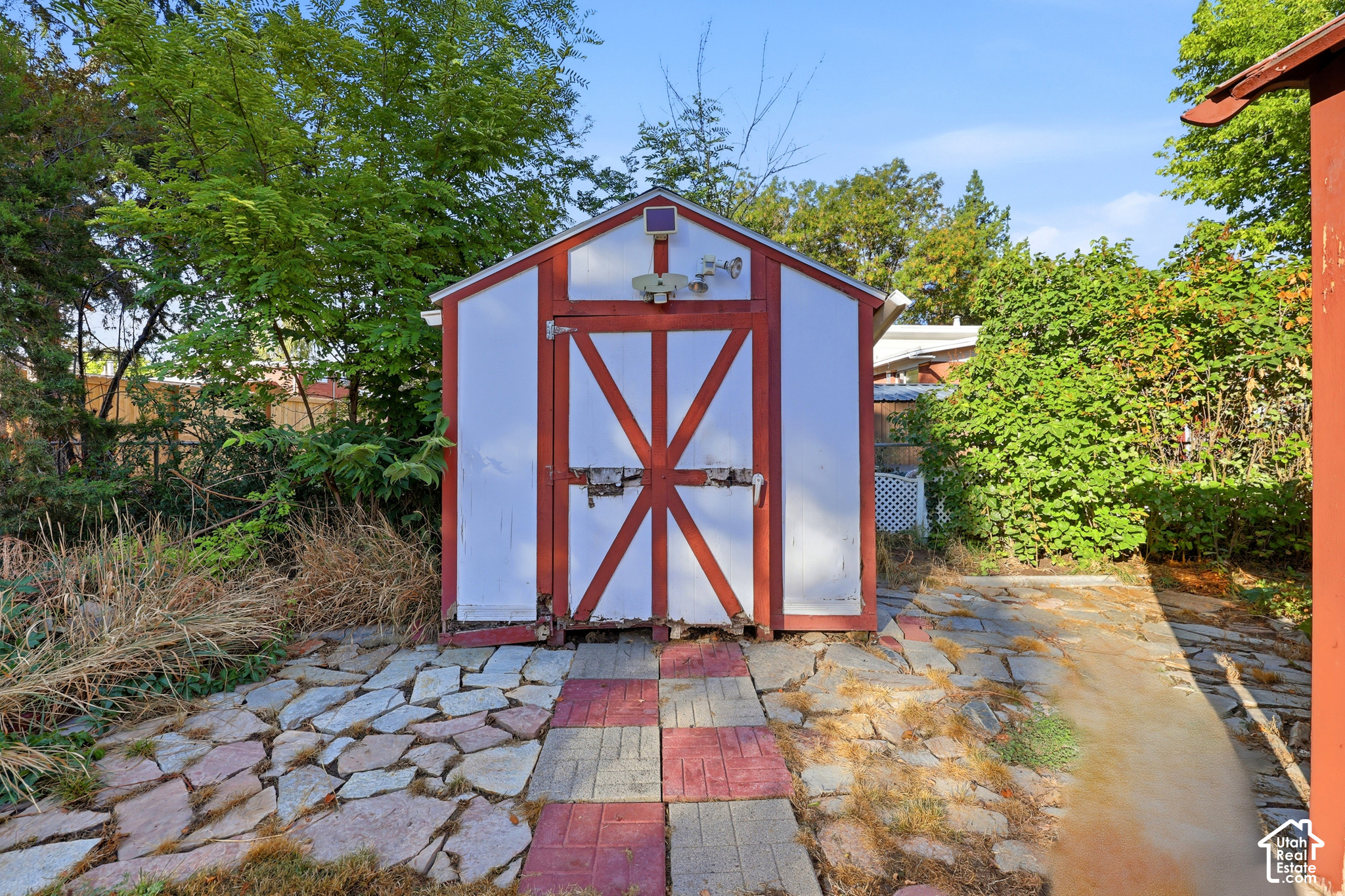 main property photo 32