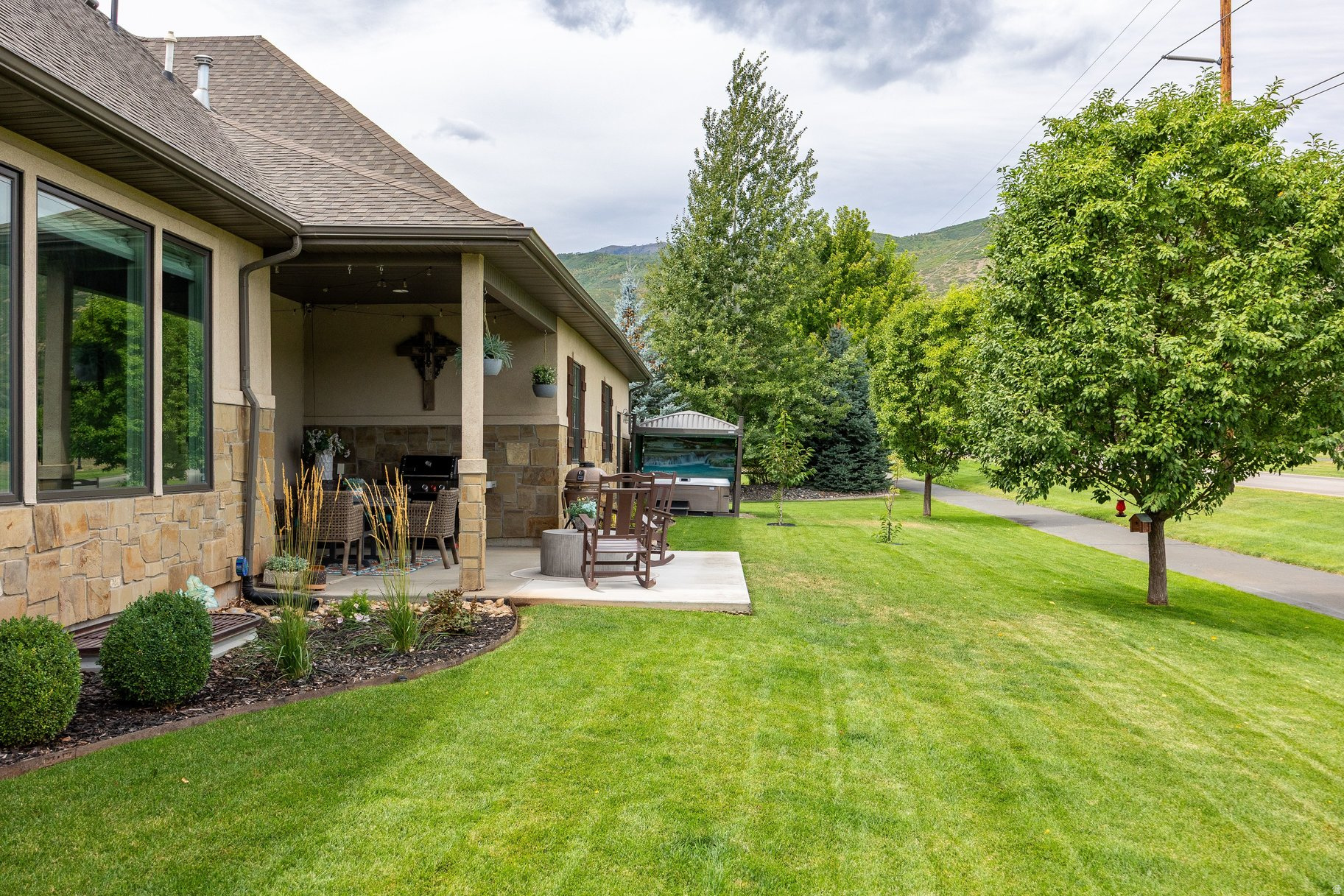 main property photo 40