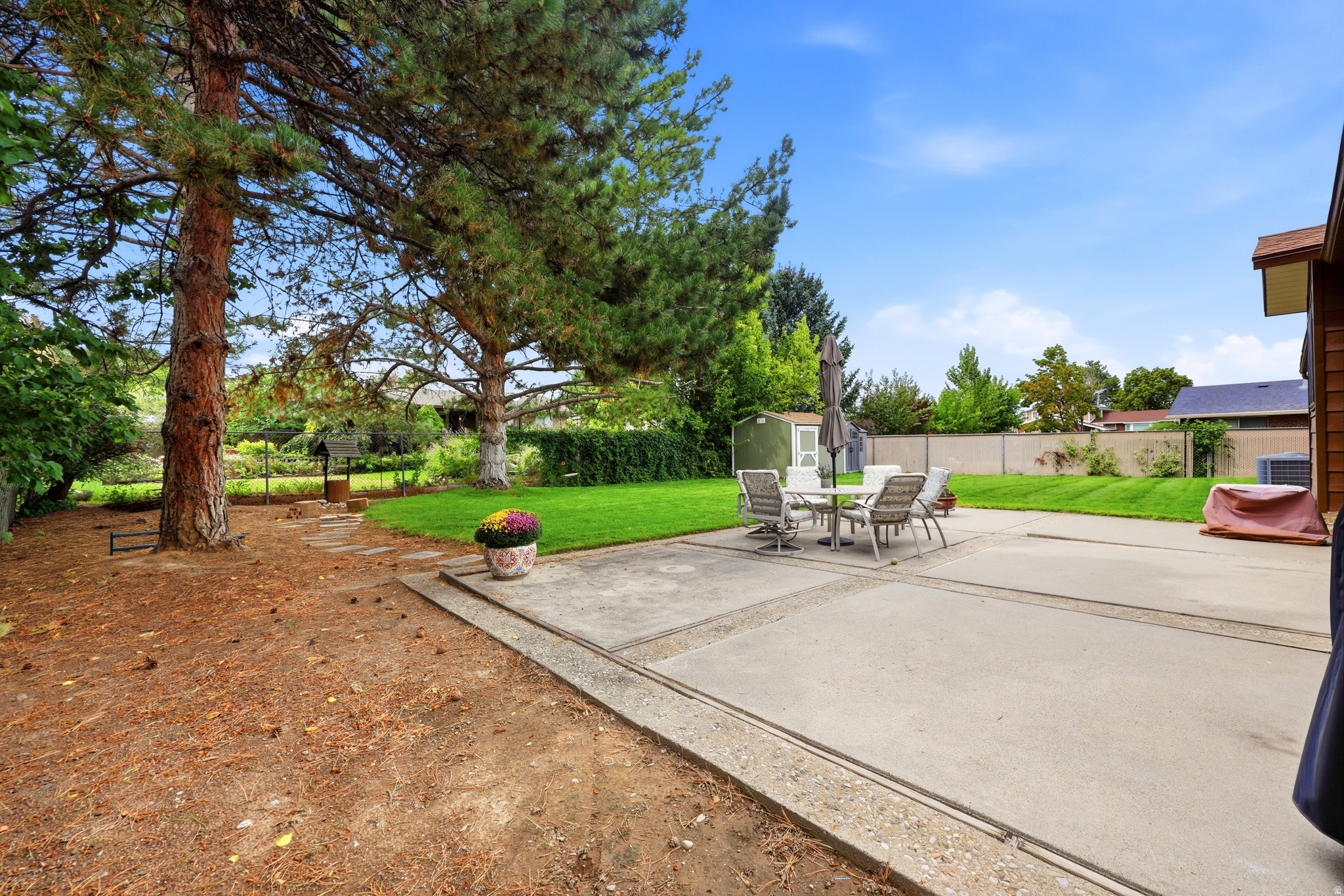 main property photo 32