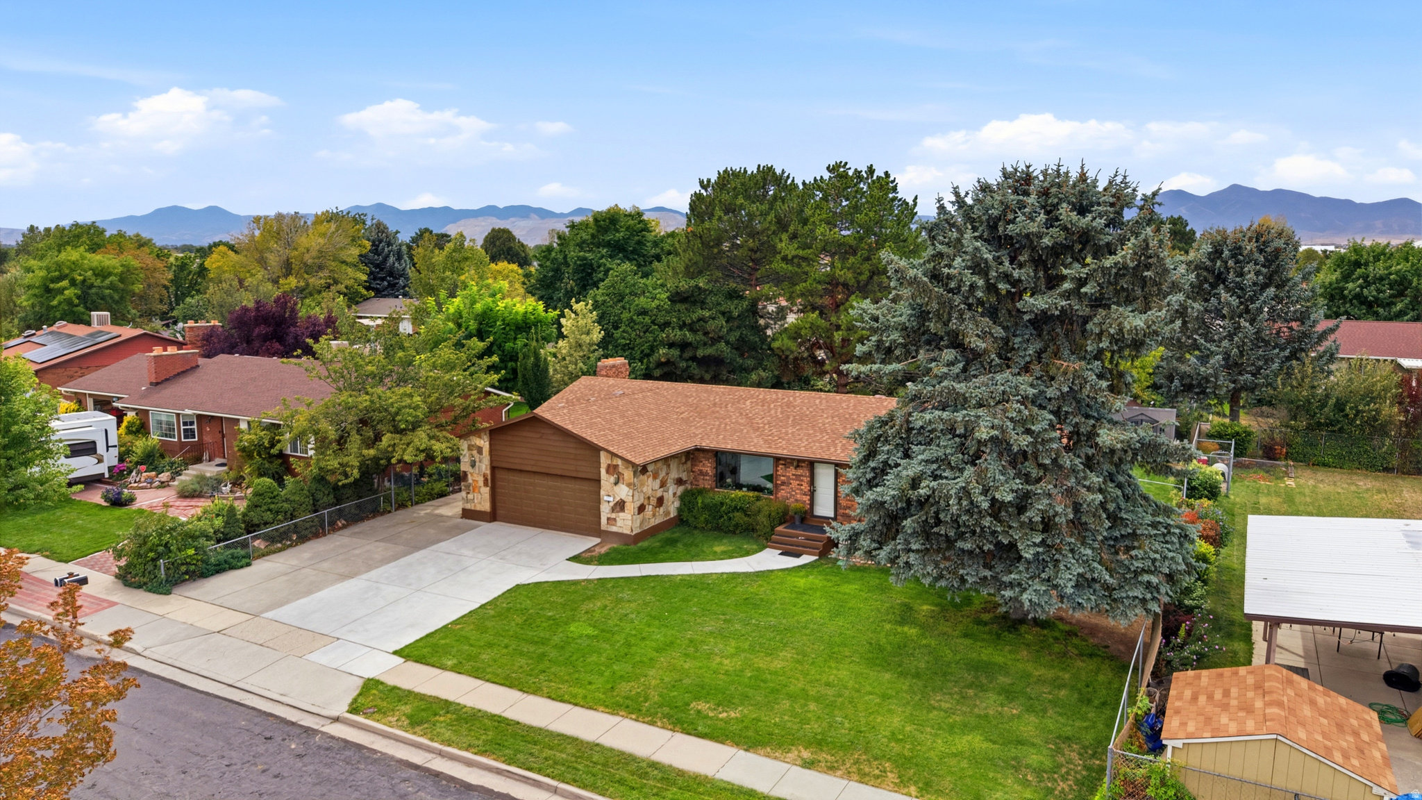 main property photo 41