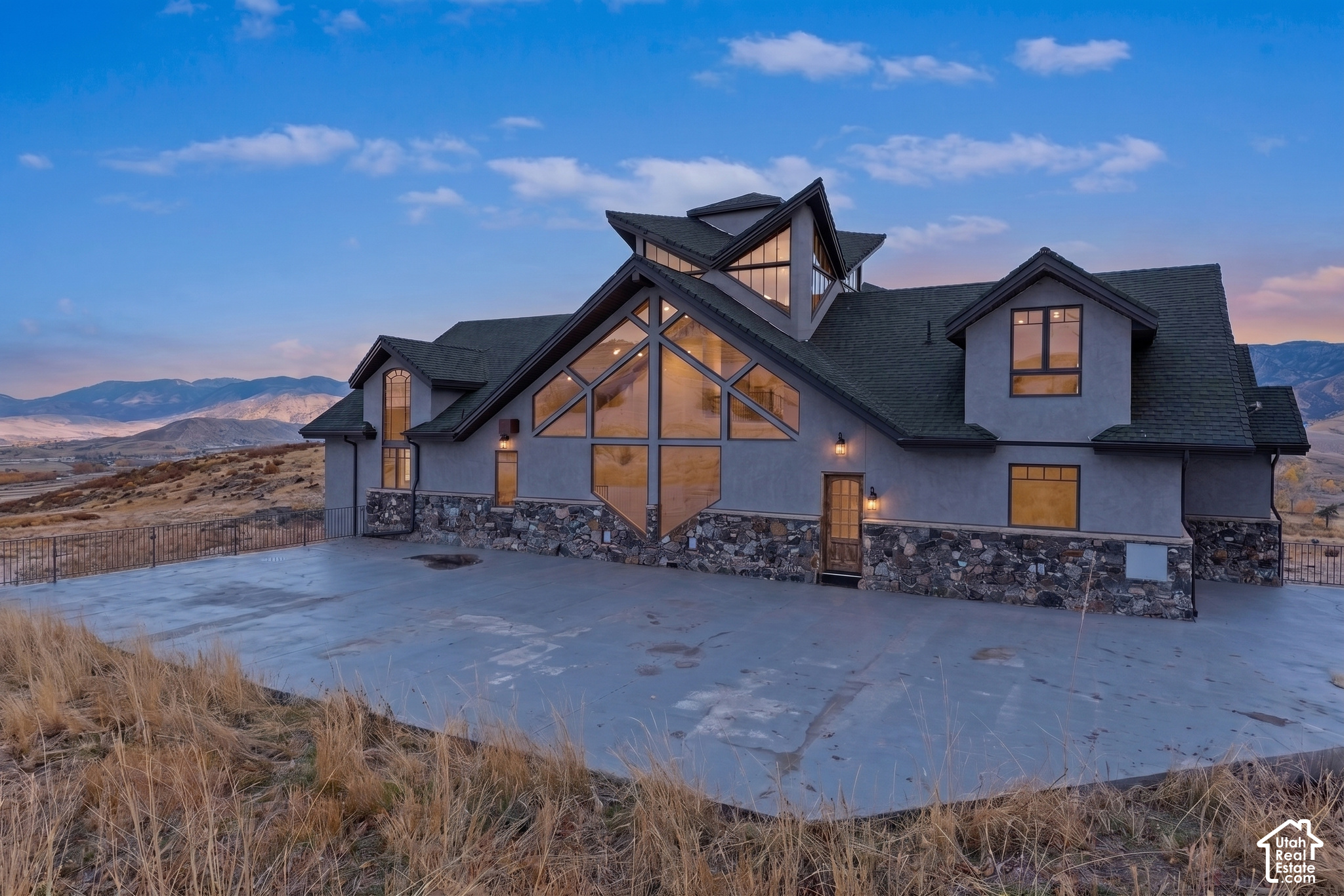 main property photo 4