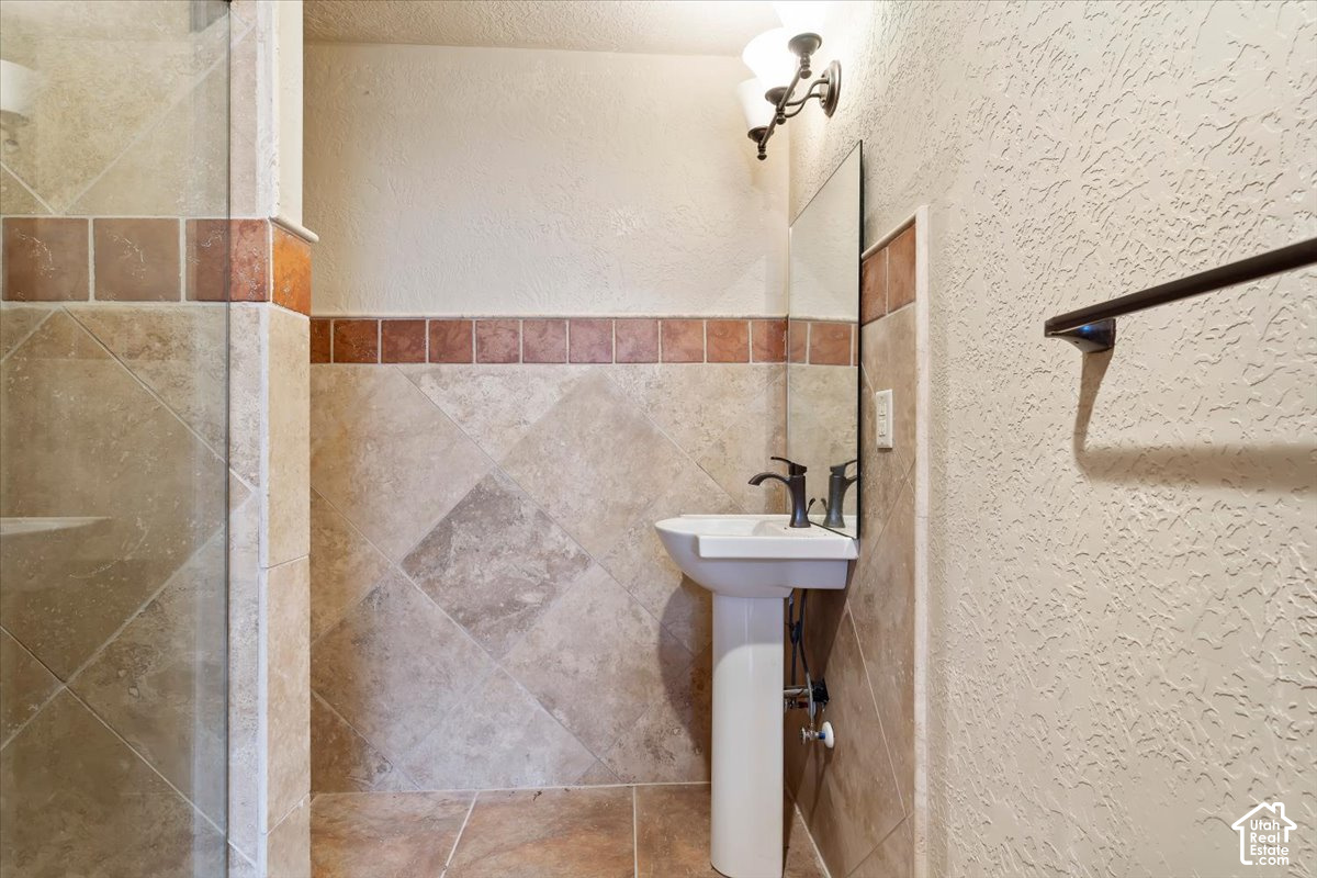 main property photo 68