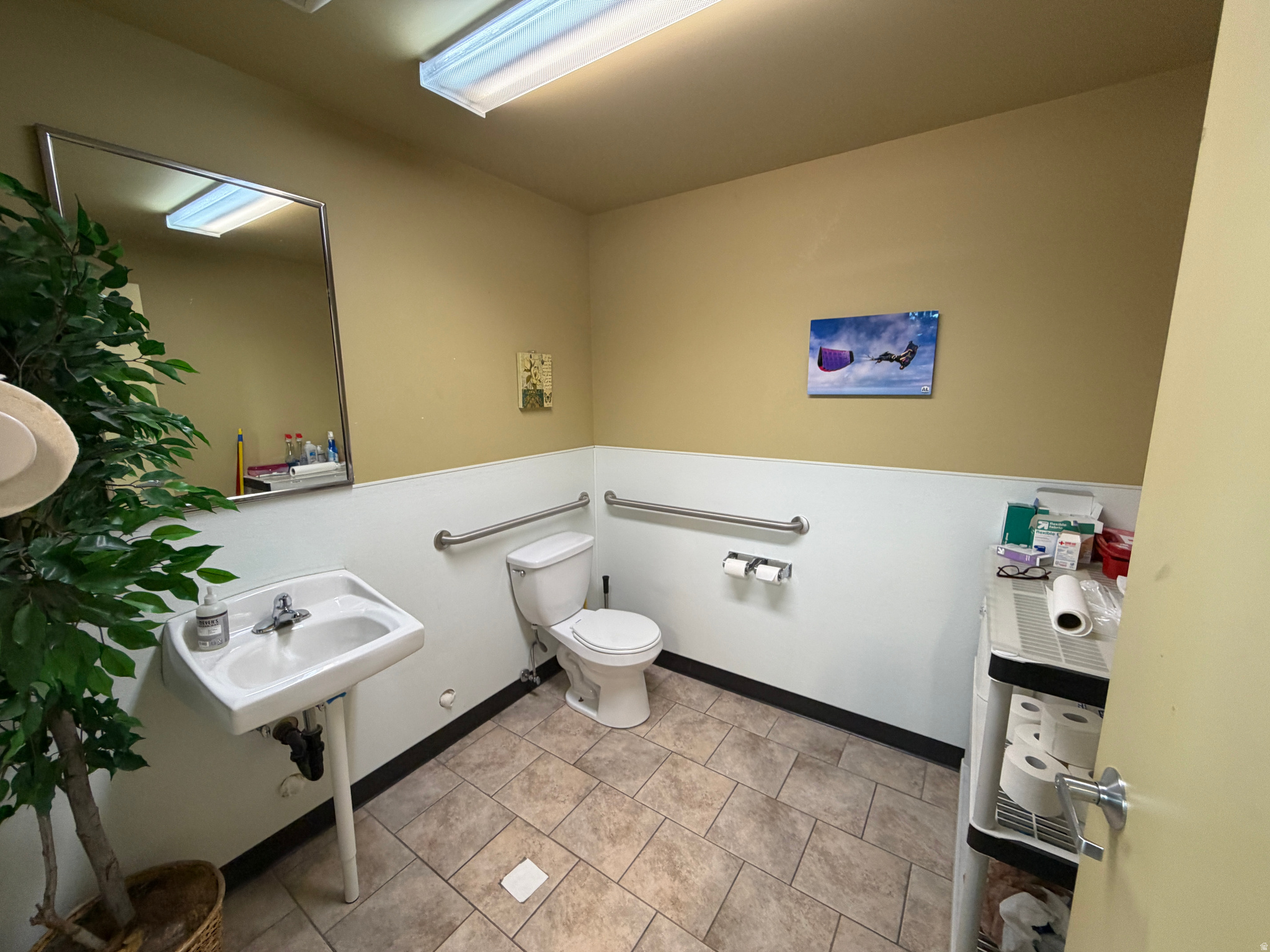 main property photo 19