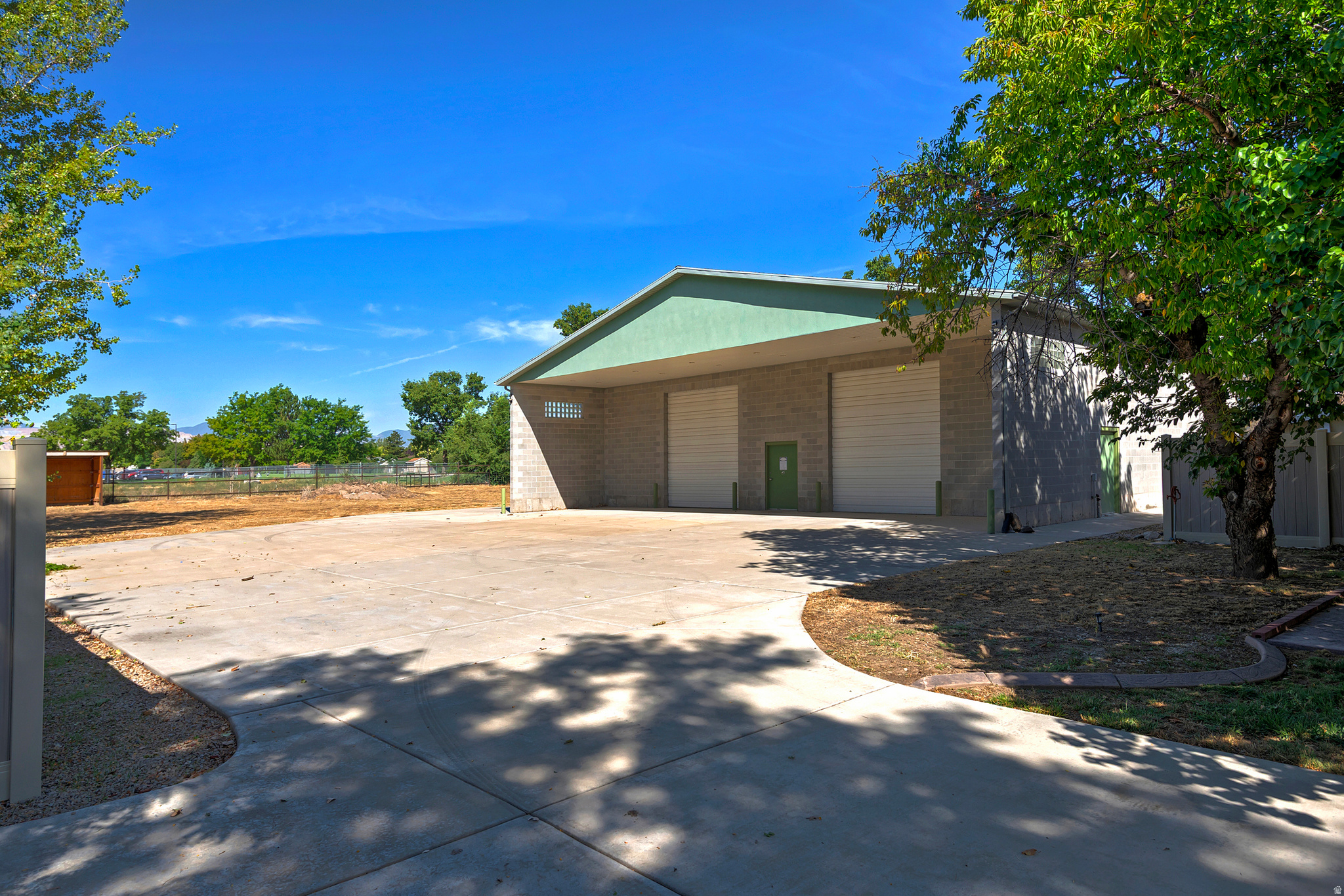 main property photo 24