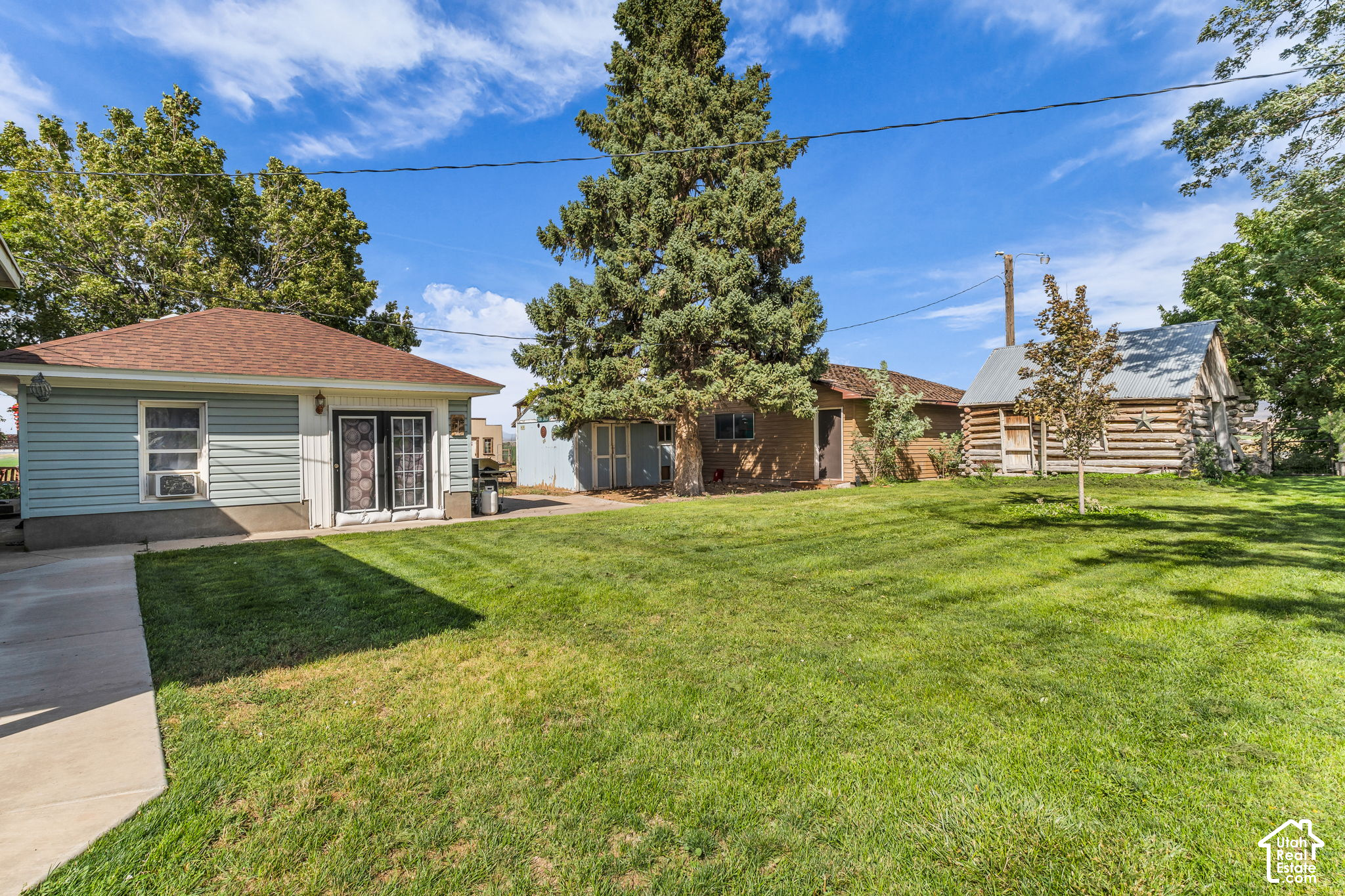 main property photo 32