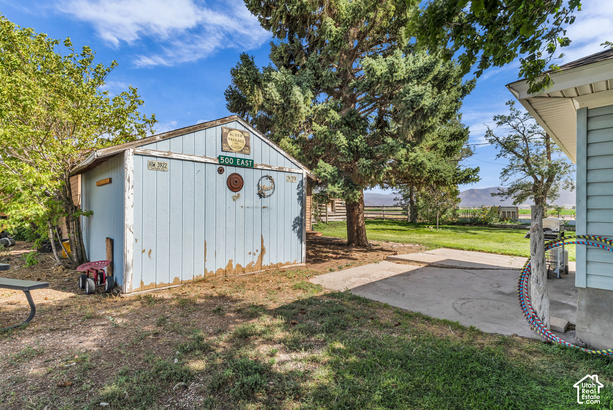 main property photo 40