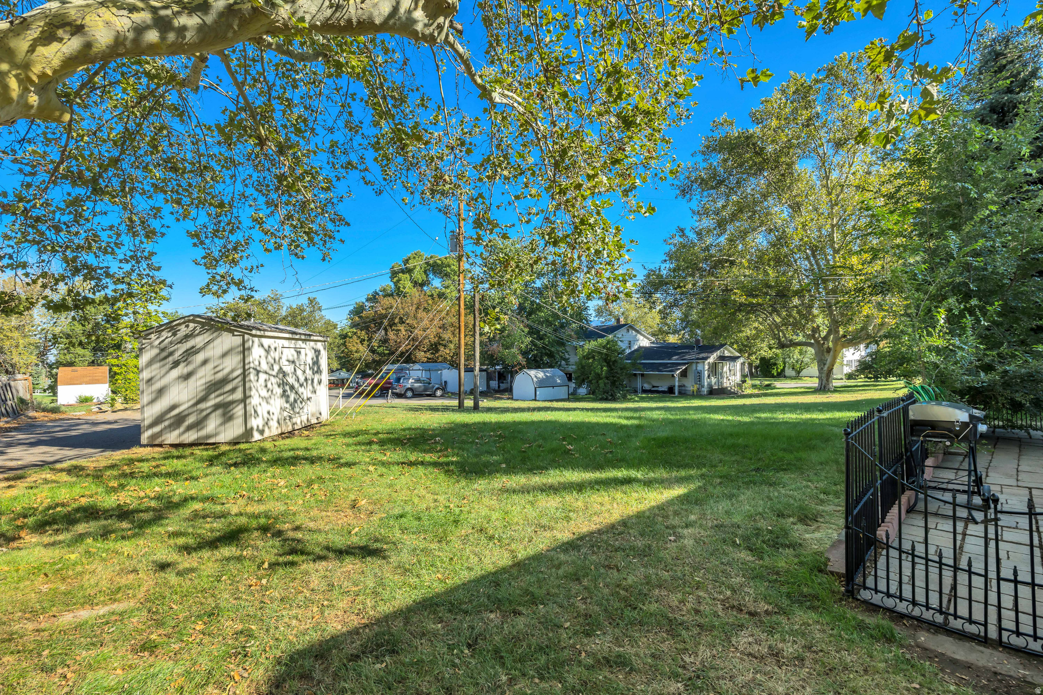 main property photo 14