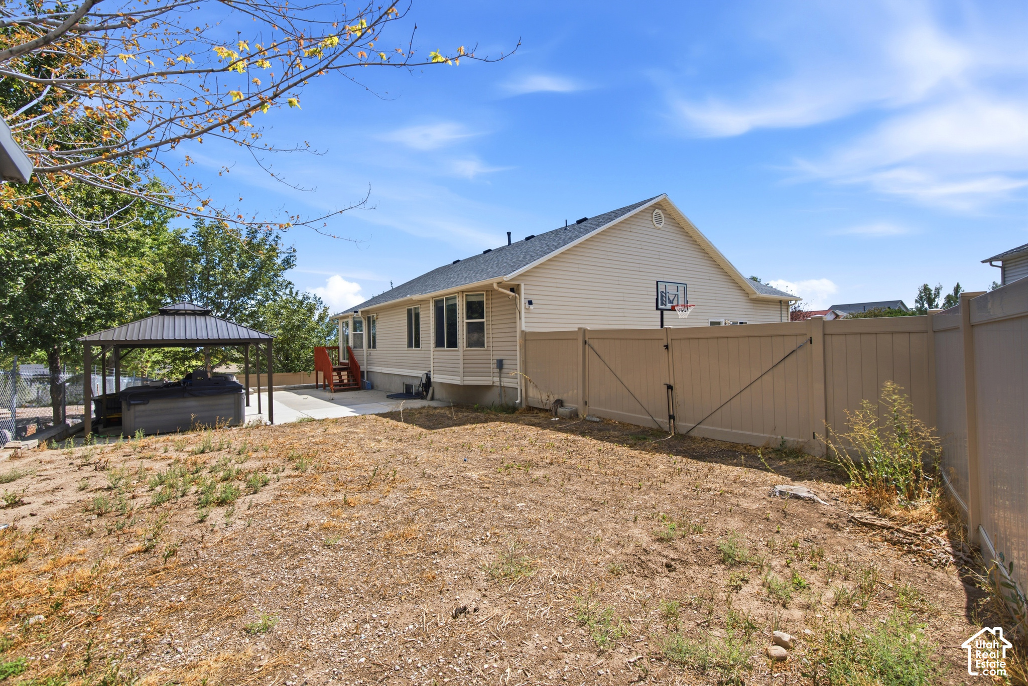 main property photo 24
