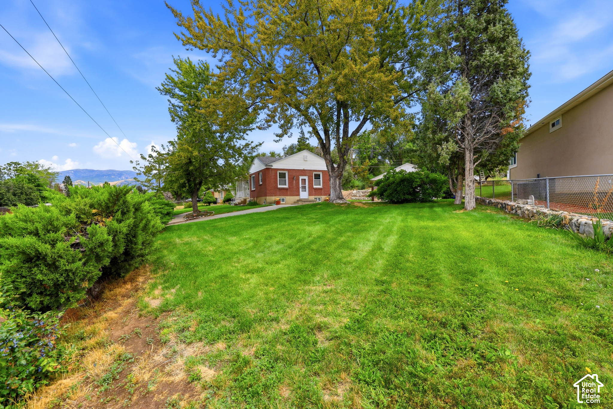main property photo 32