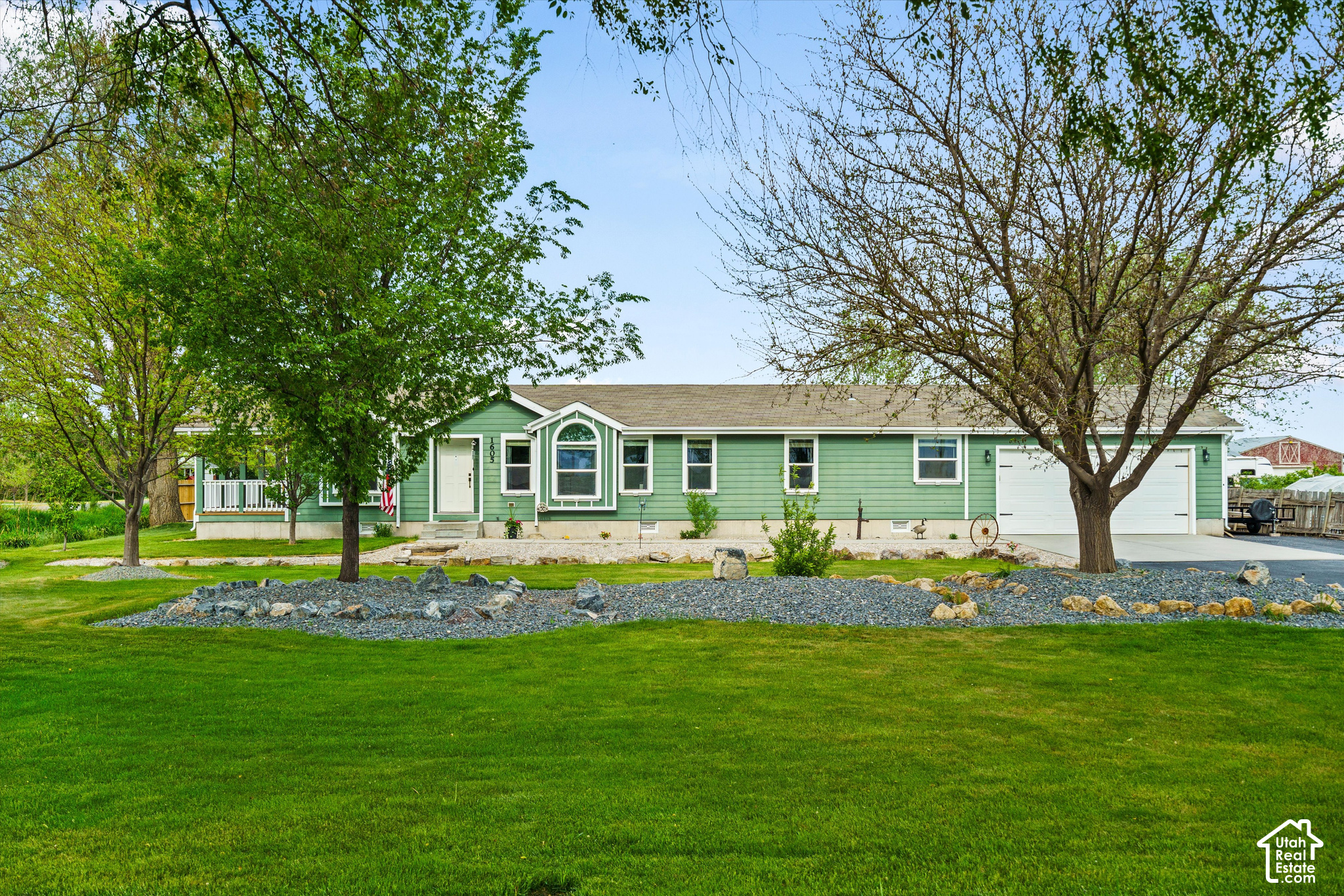 main property photo 35