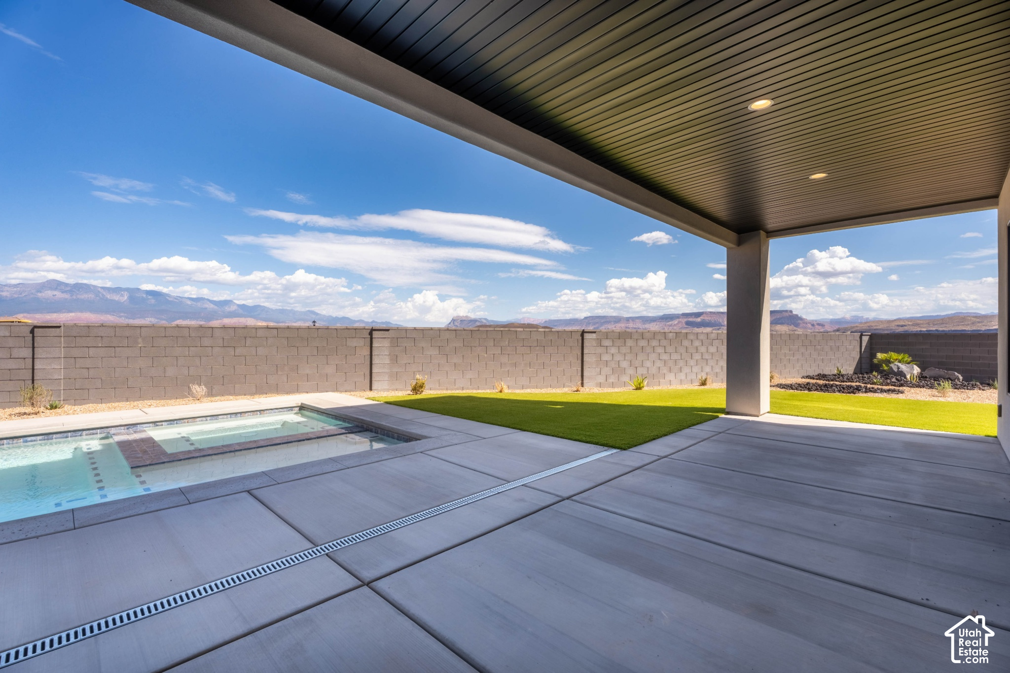 main property photo 60