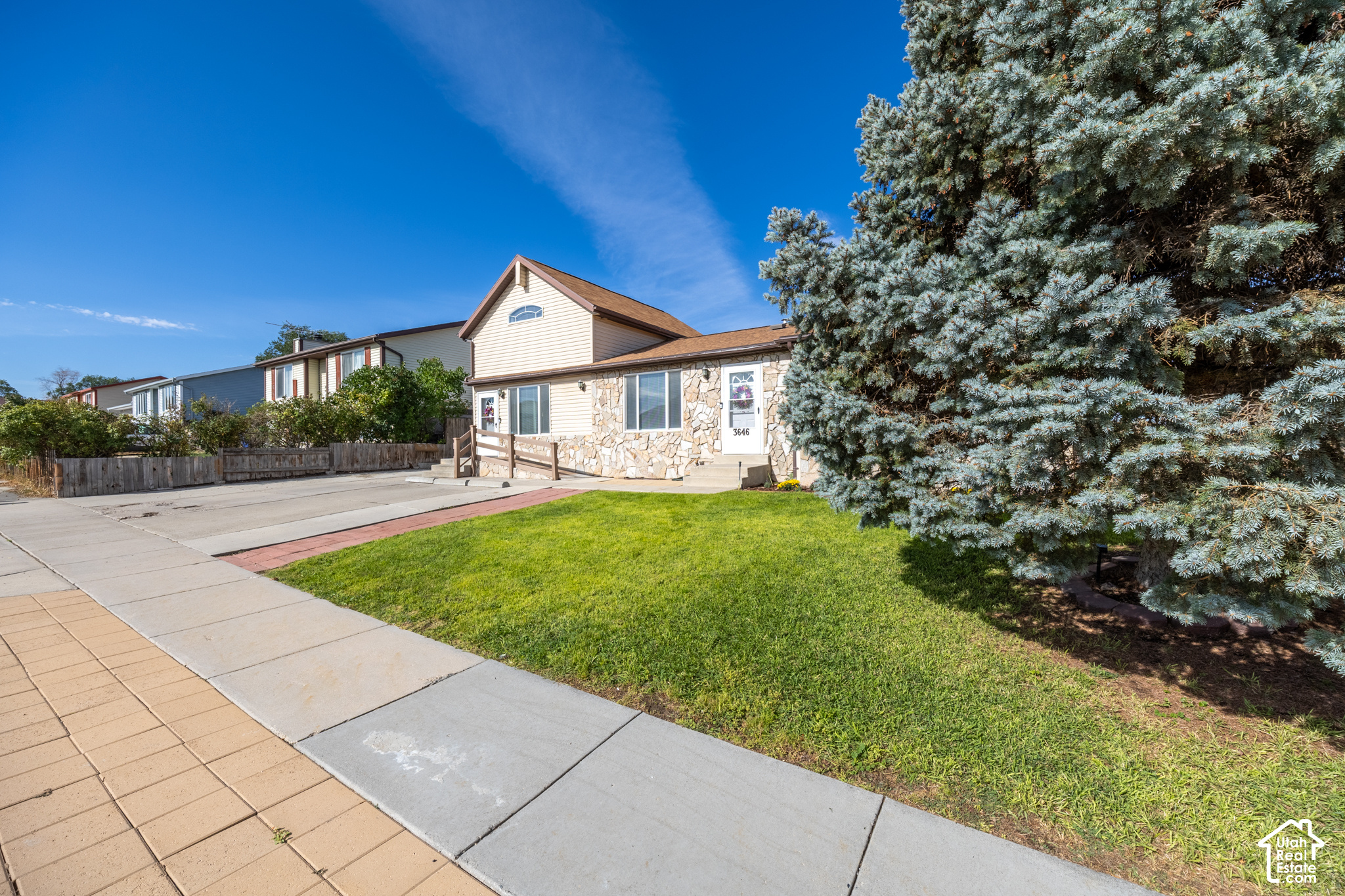 main property photo 45