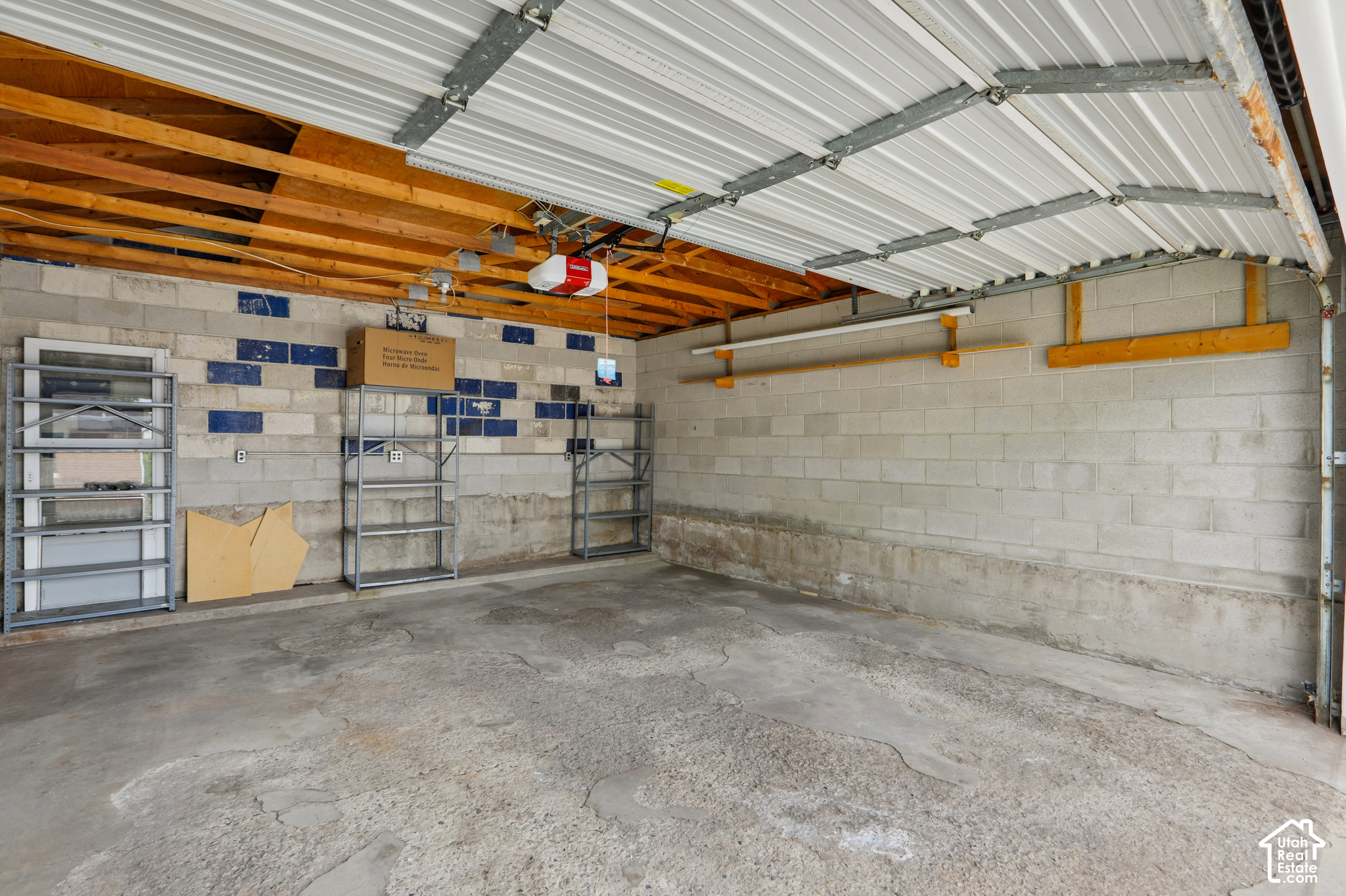 main property photo 28