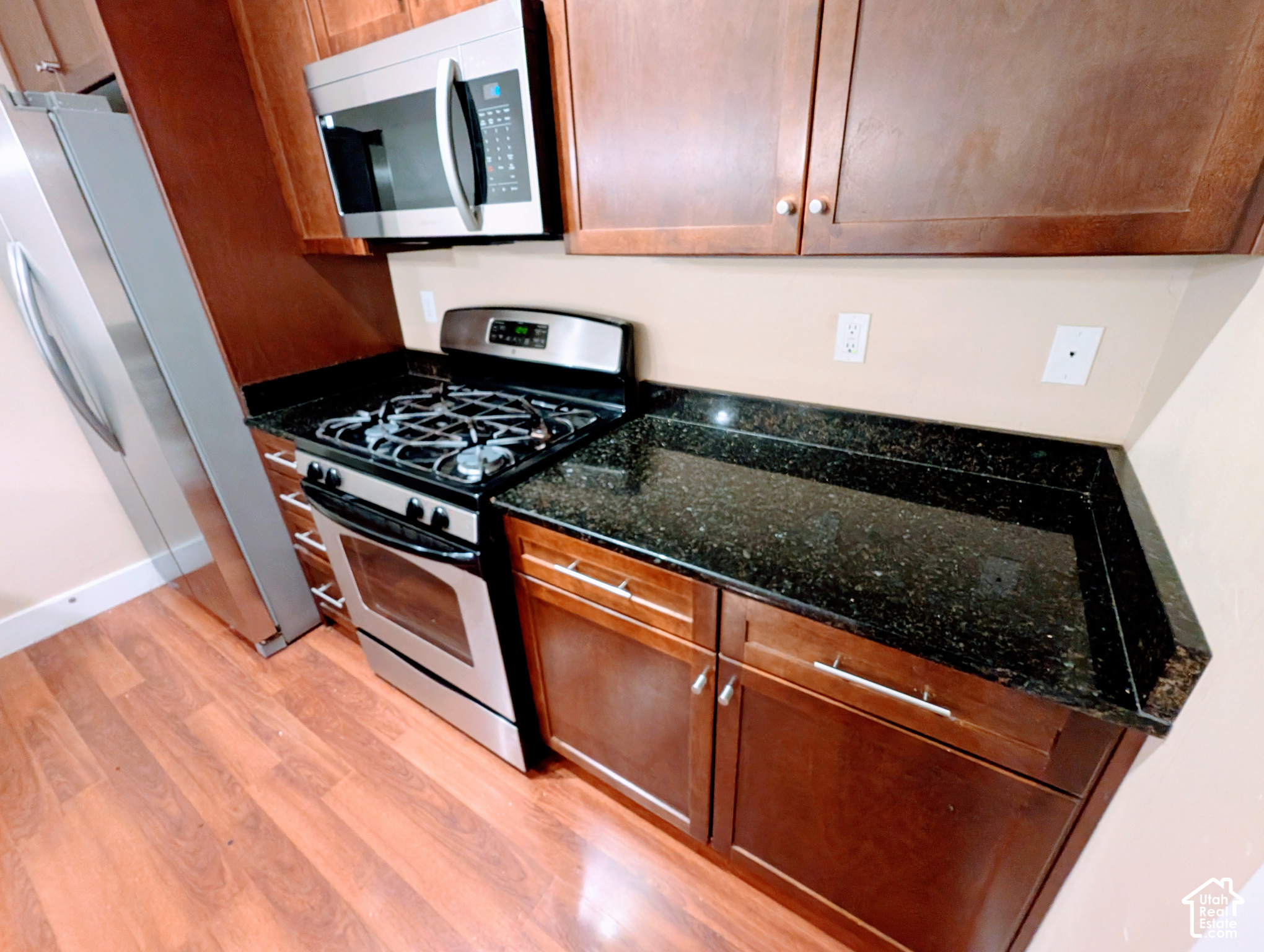property viewer photo 13