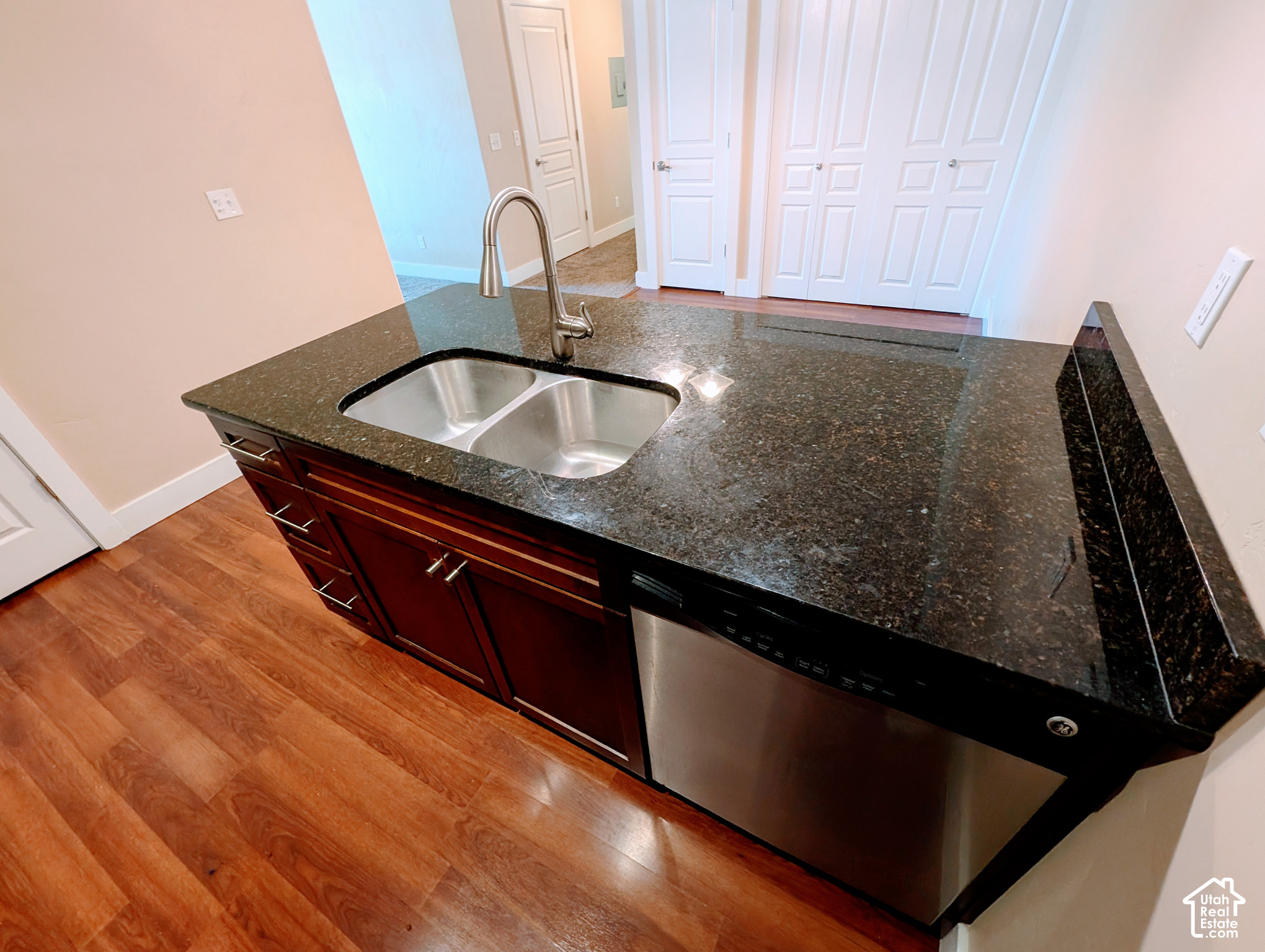 property viewer photo 14