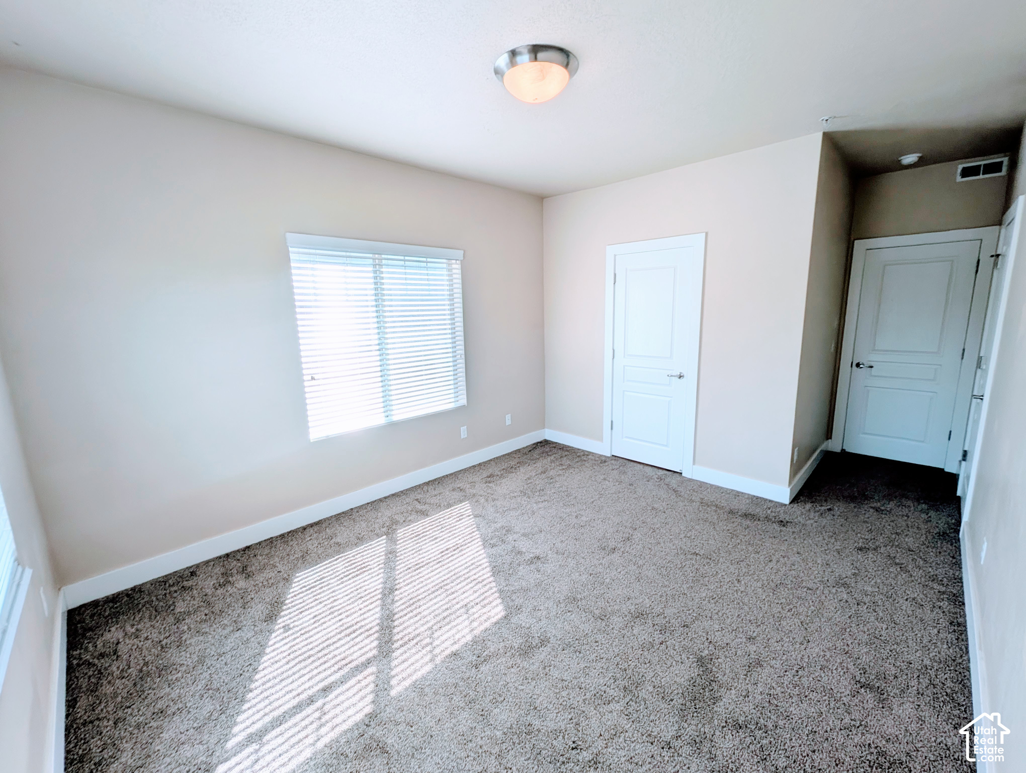 property viewer photo 25