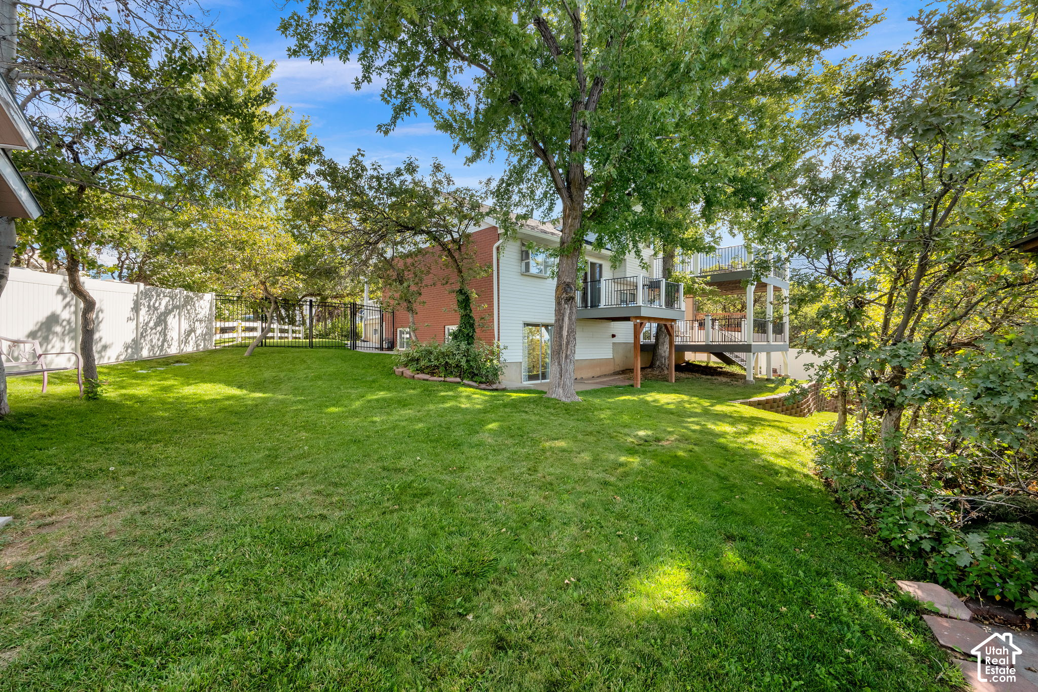 main property photo 37