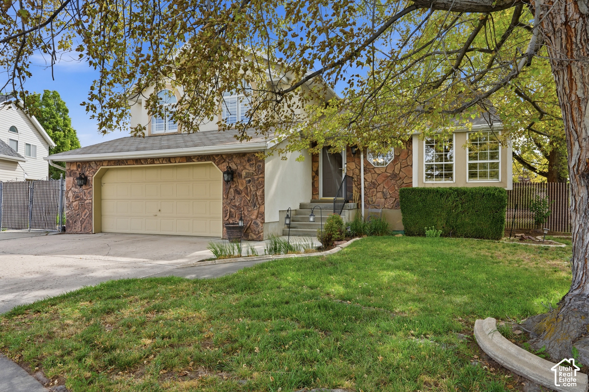 main property photo 4