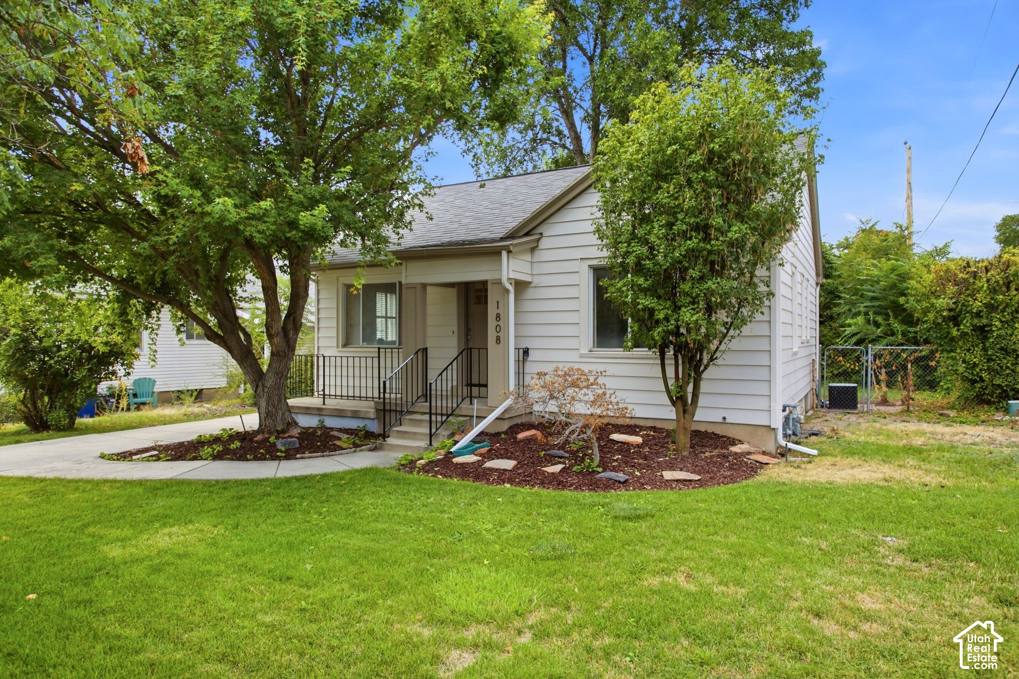 main property photo 34