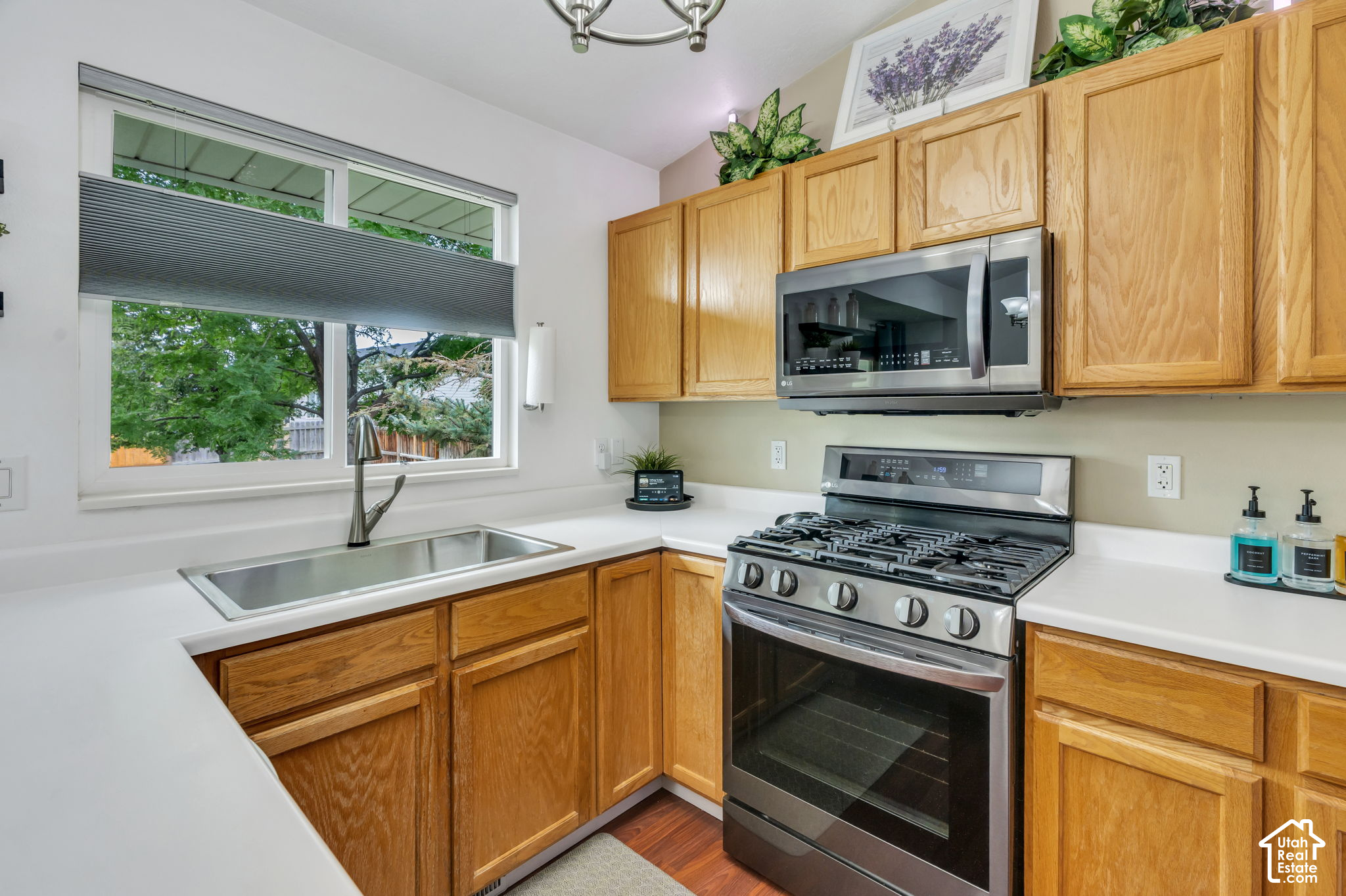 property viewer photo 6