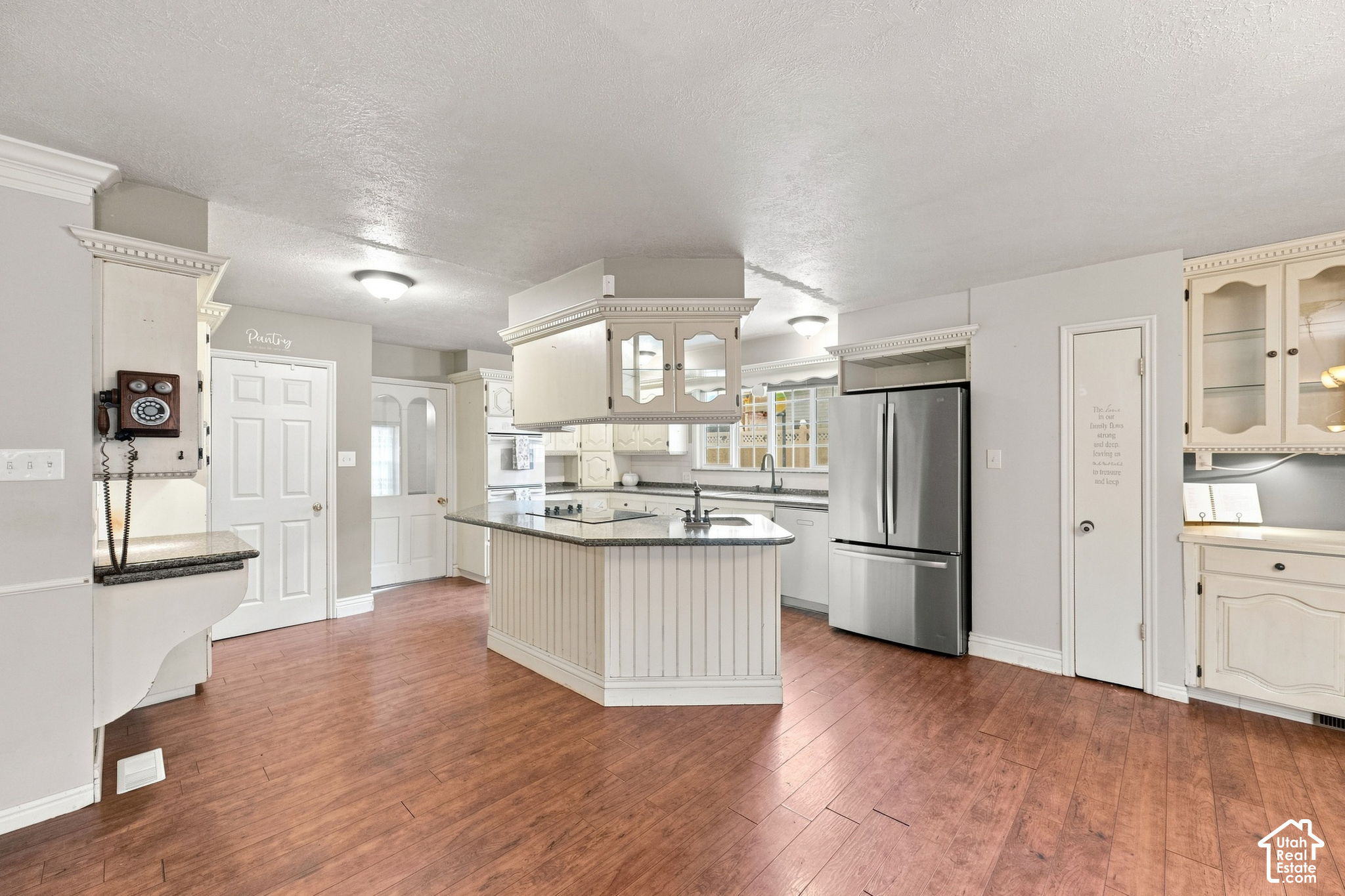main property photo 15