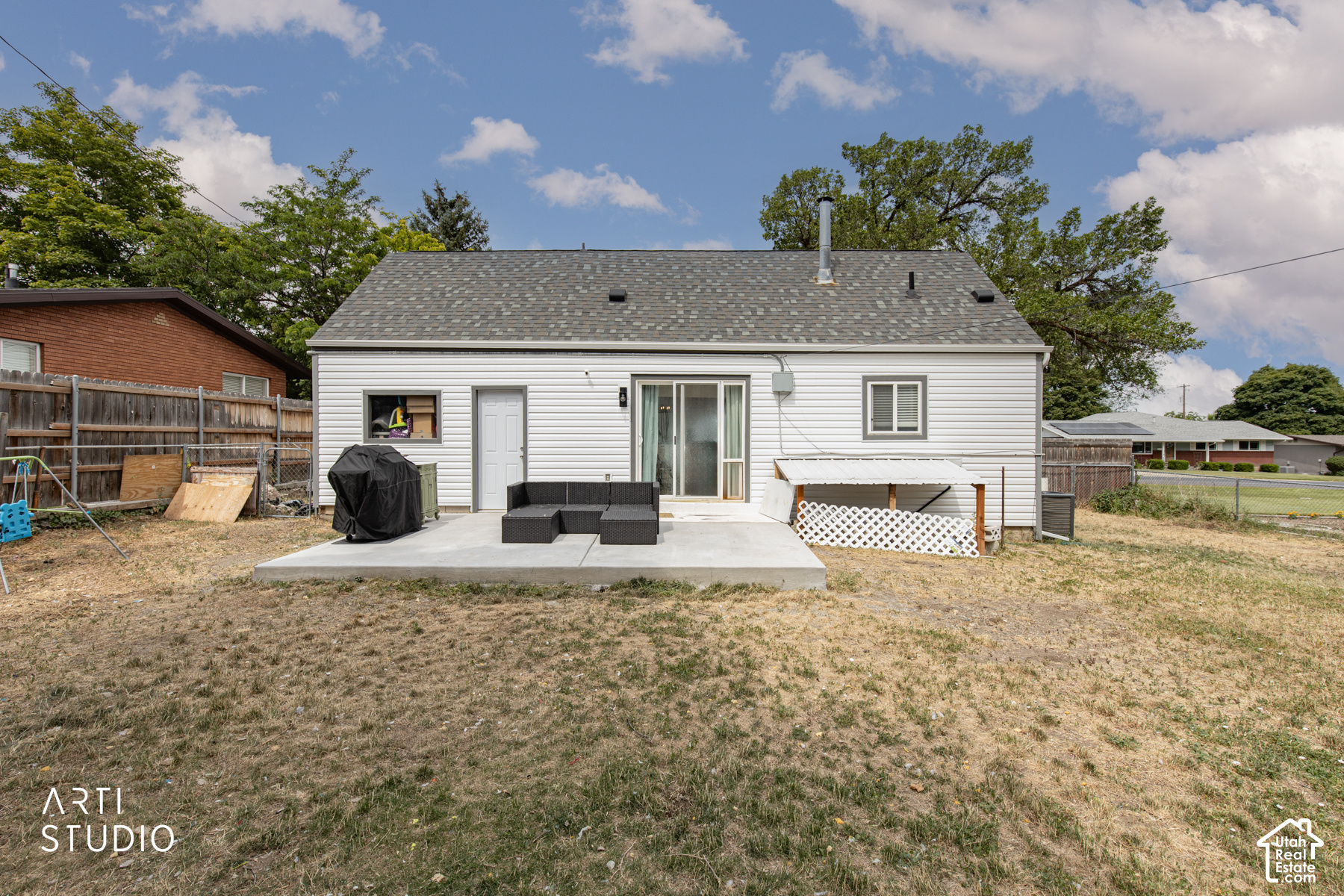 main property photo 16
