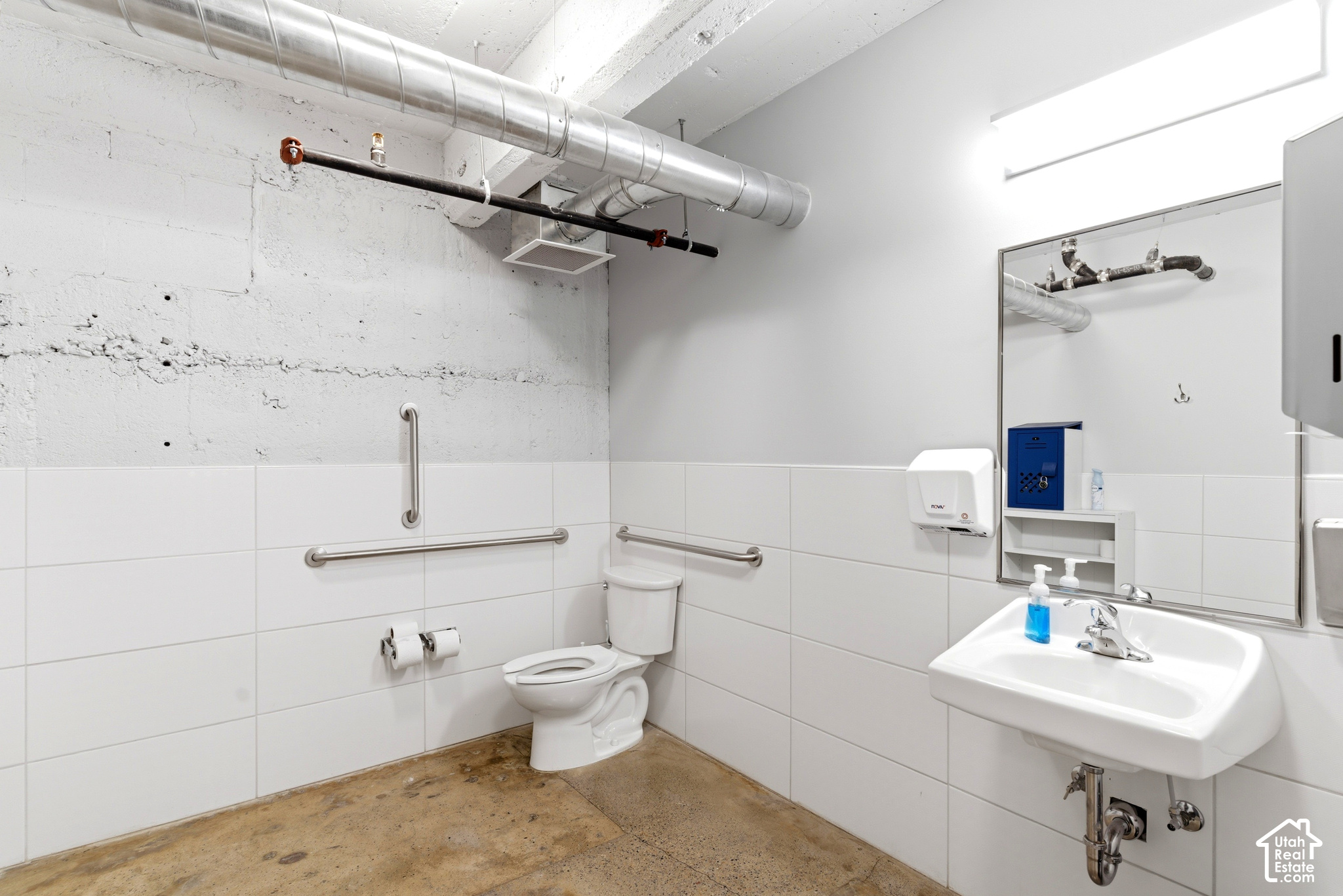 main property photo 11