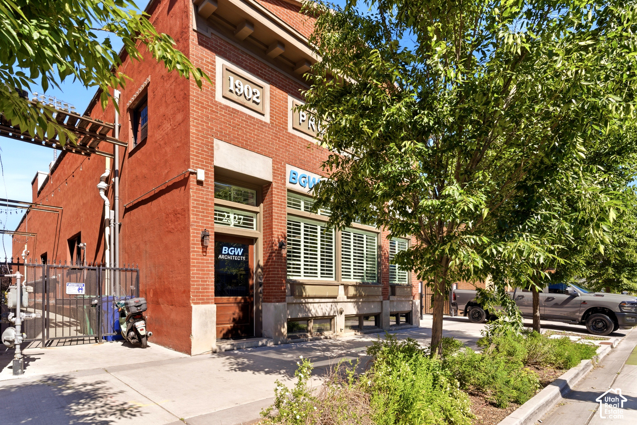 main property photo 2