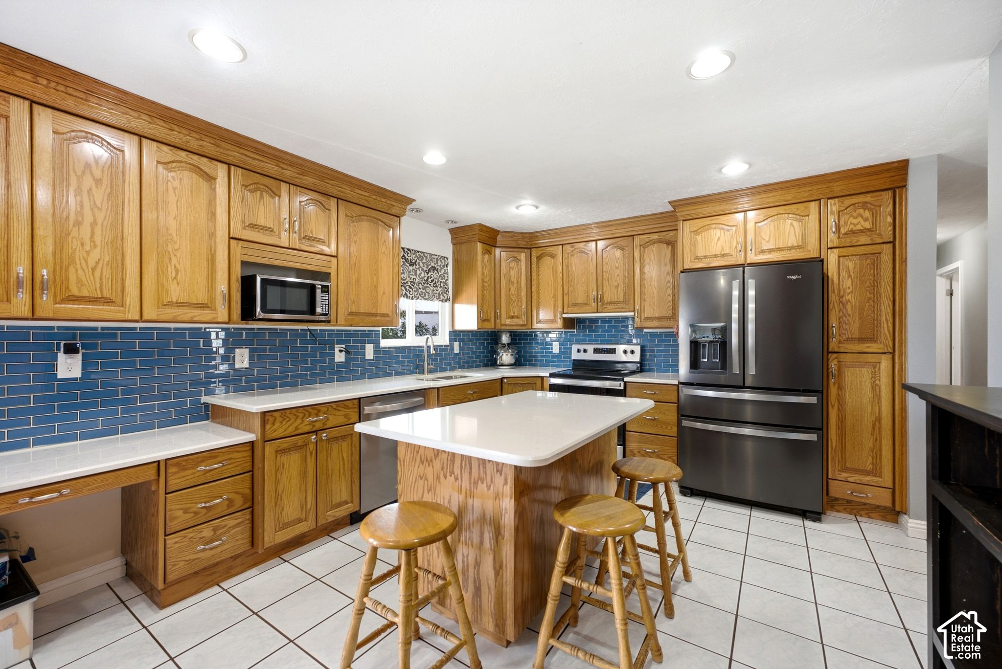 main property photo 9